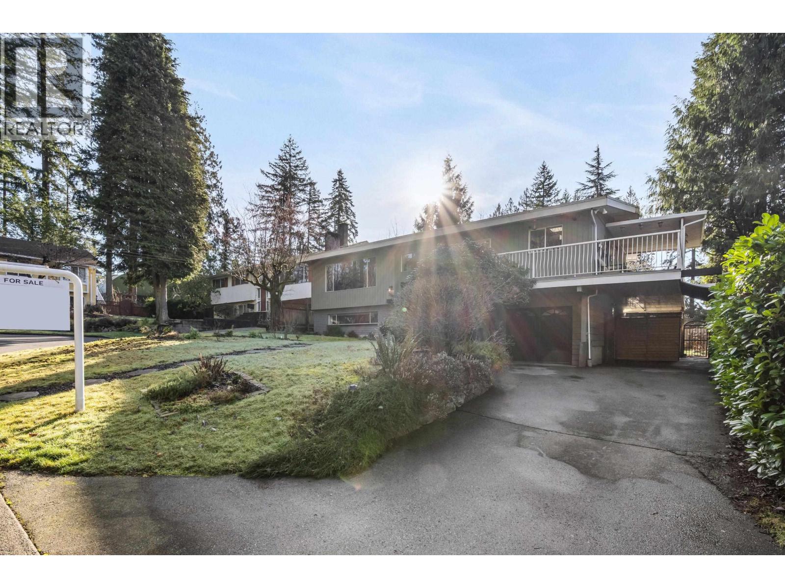 2560 Haversley Avenue, Coquitlam, British Columbia  V3J 1W5 - Photo 3 - R3089767