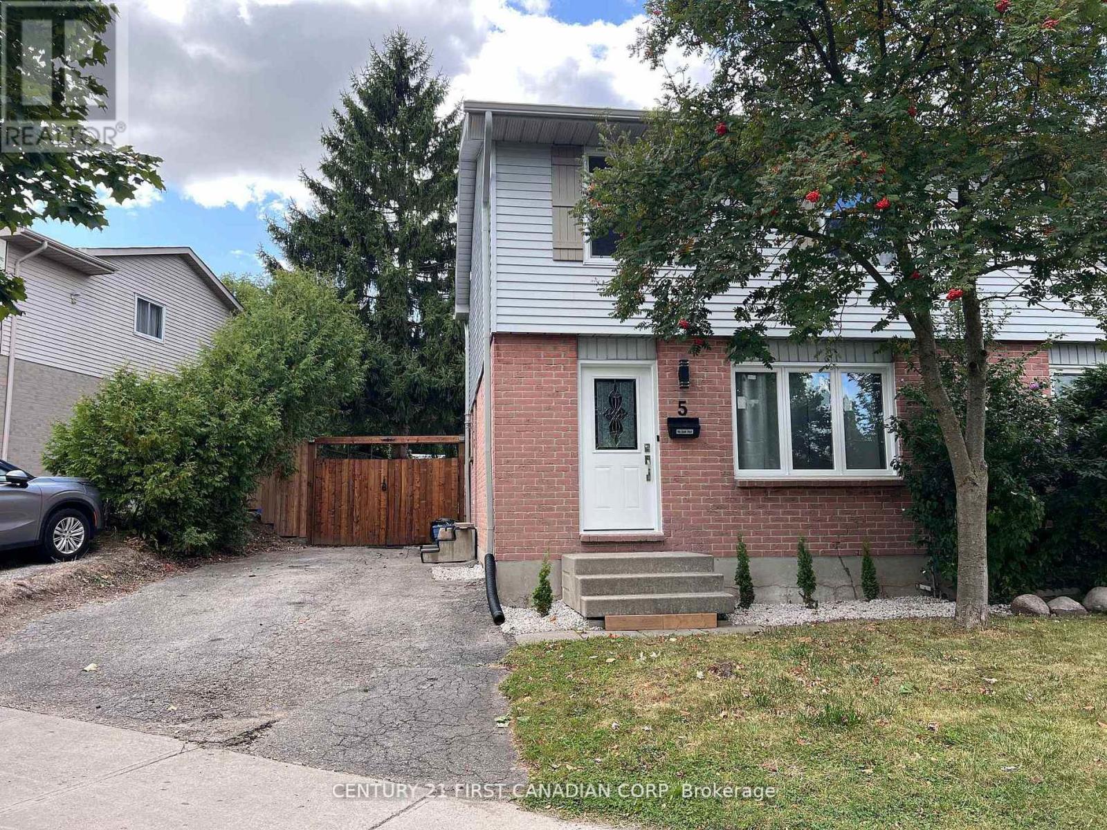 5 Chiddington Gate, London South (South R), Ontario  N6C 5K9 - Photo 2 - X12900172
