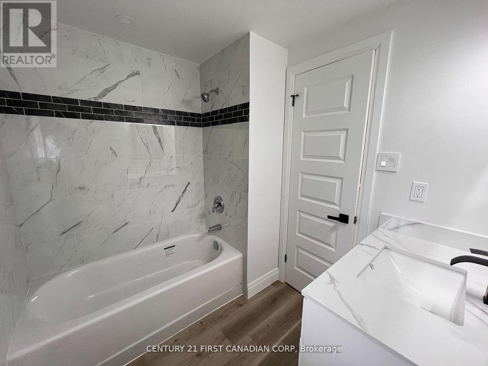 5 Chiddington Gate, London South (South R), Ontario  N6C 5K9 - Photo 24 - X12900172