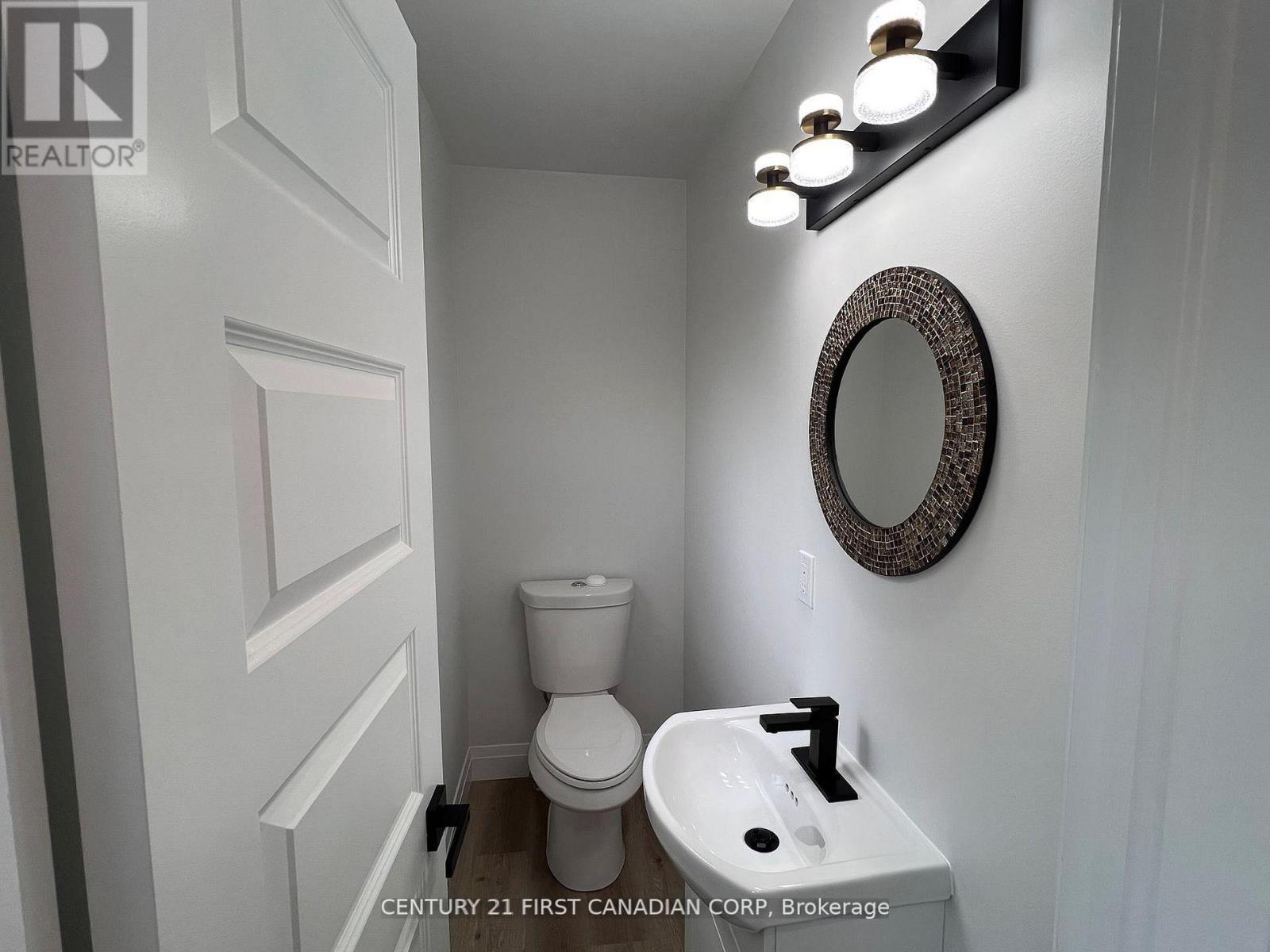 5 Chiddington Gate, London South (South R), Ontario  N6C 5K9 - Photo 9 - X12900172