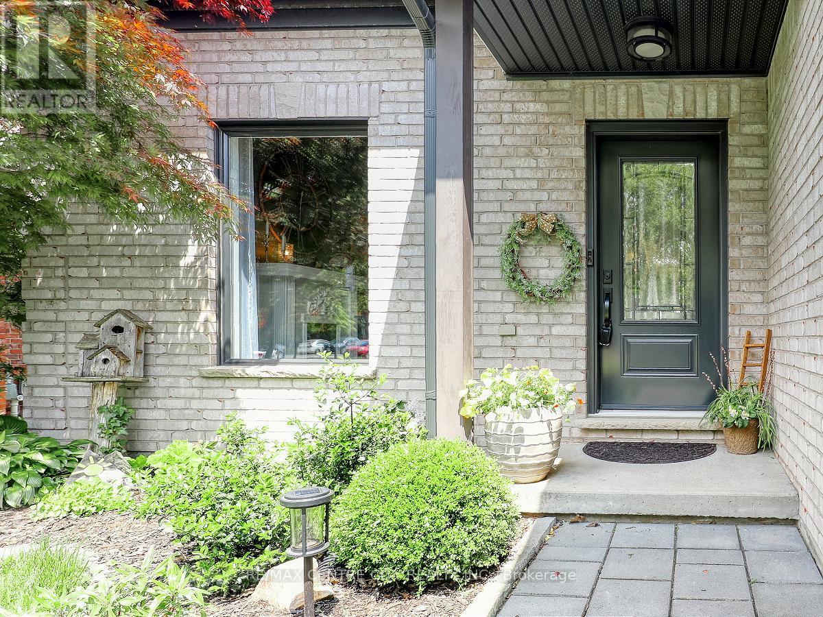 2 Stoneycreek Crescent, London North, Ontario  N5X 3X4 - Photo 2 - X12900192