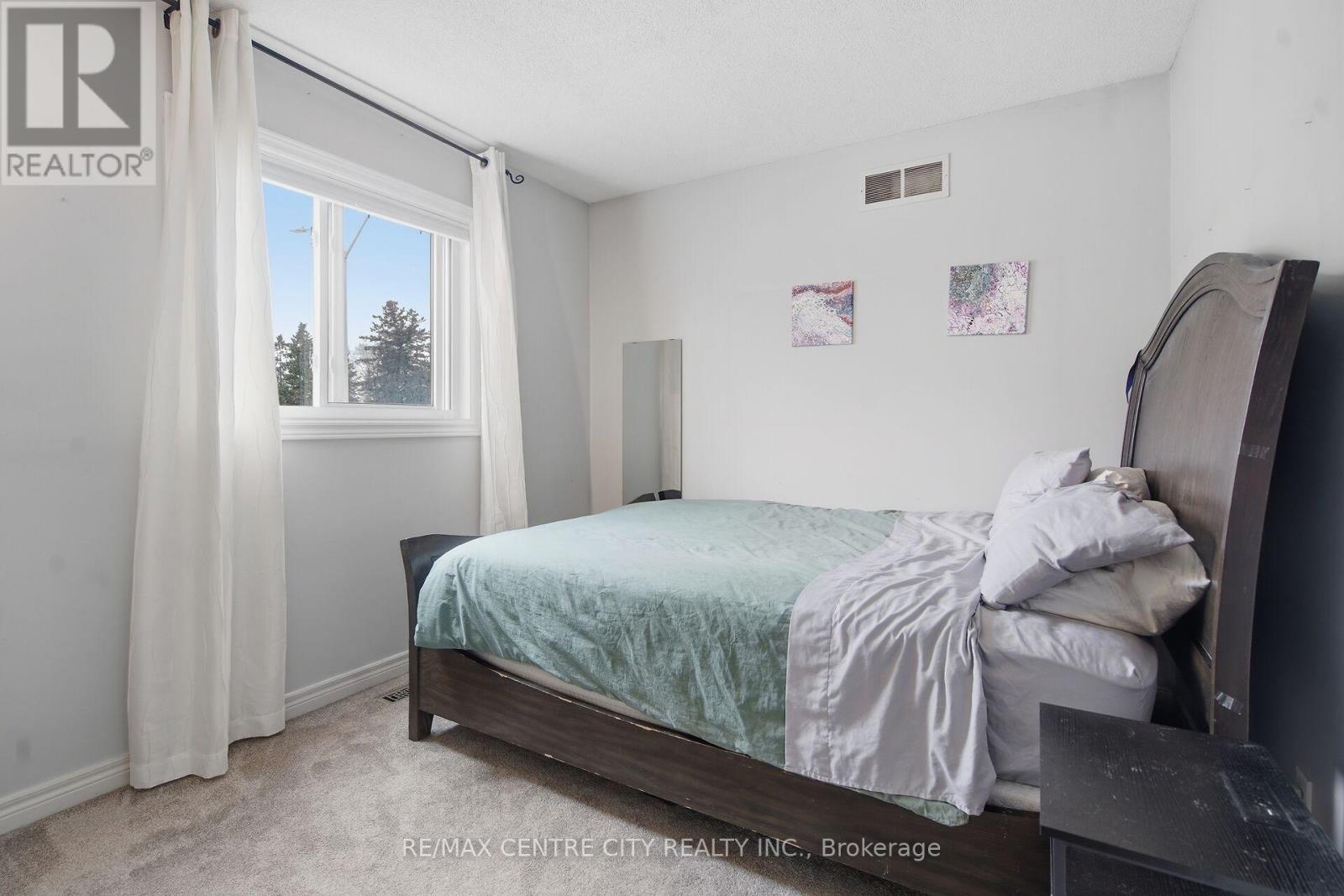 2 Stoneycreek Crescent, London North, Ontario  N5X 3X4 - Photo 23 - X12900192