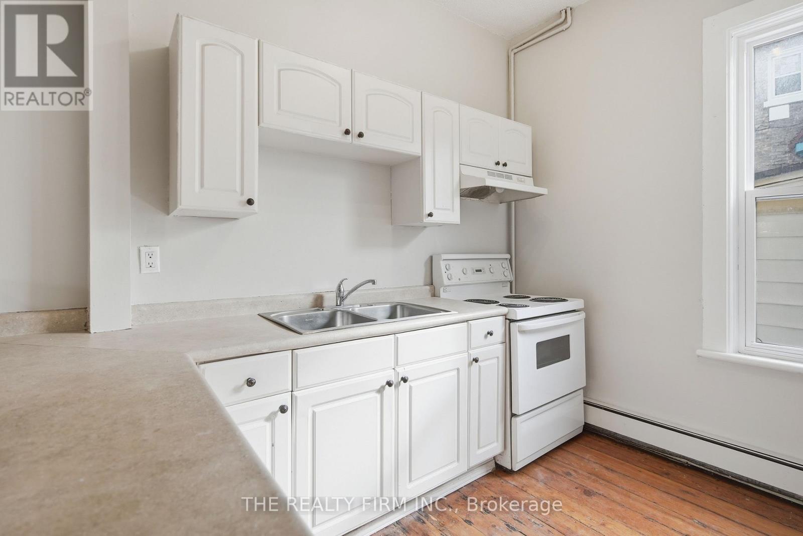 2 - 22 Victor Street, London South (South F), Ontario  N6C 1B7 - Photo 8 - X12900224