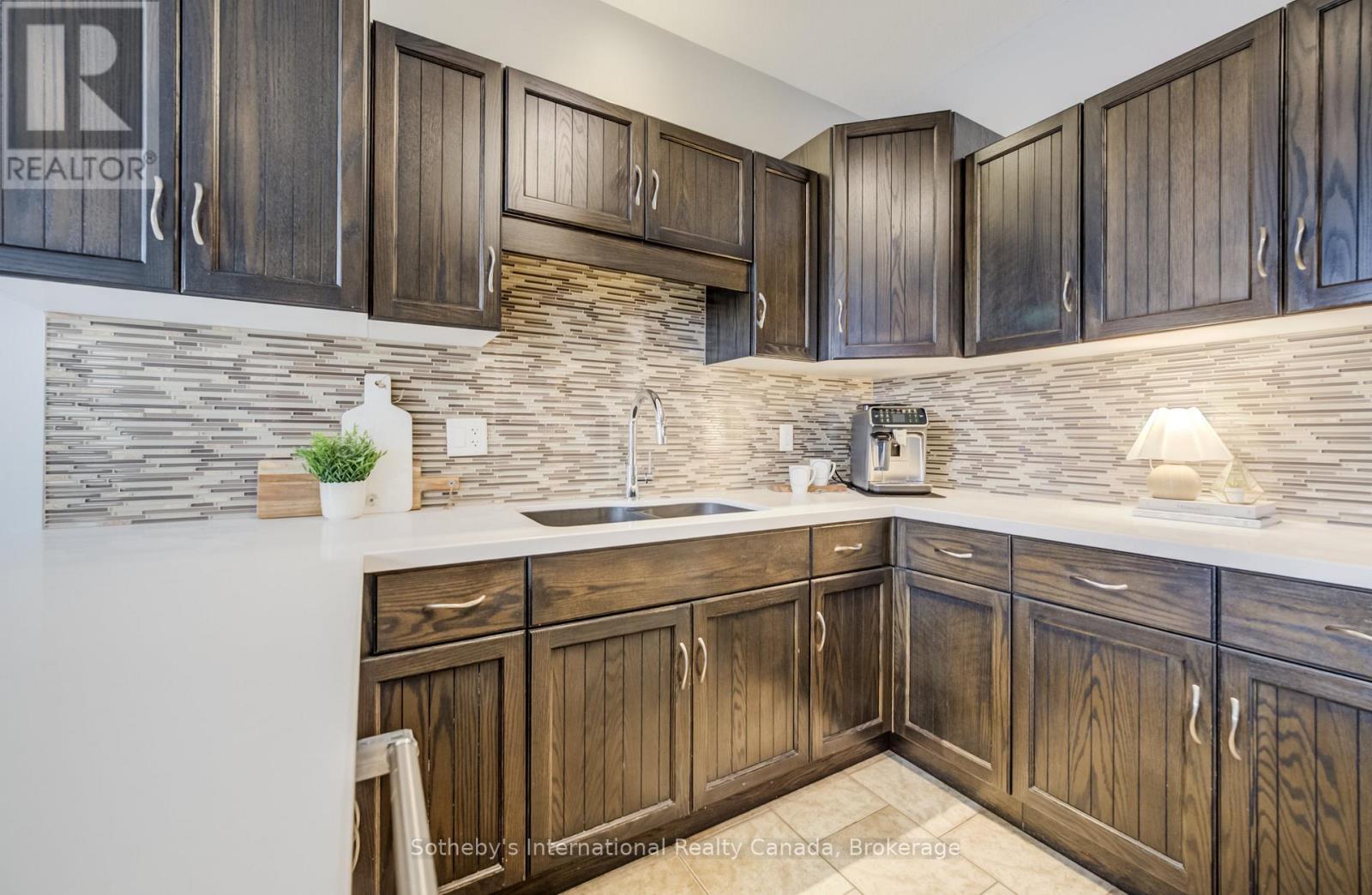 415 Westcroft Drive, Waterloo, Ontario  N2T 2Z9 - Photo 11 - X12900240