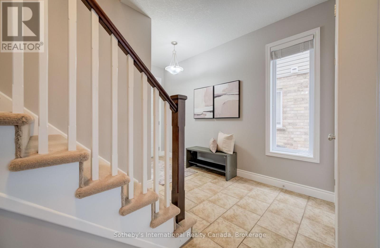415 Westcroft Drive, Waterloo, Ontario  N2T 2Z9 - Photo 3 - X12900240