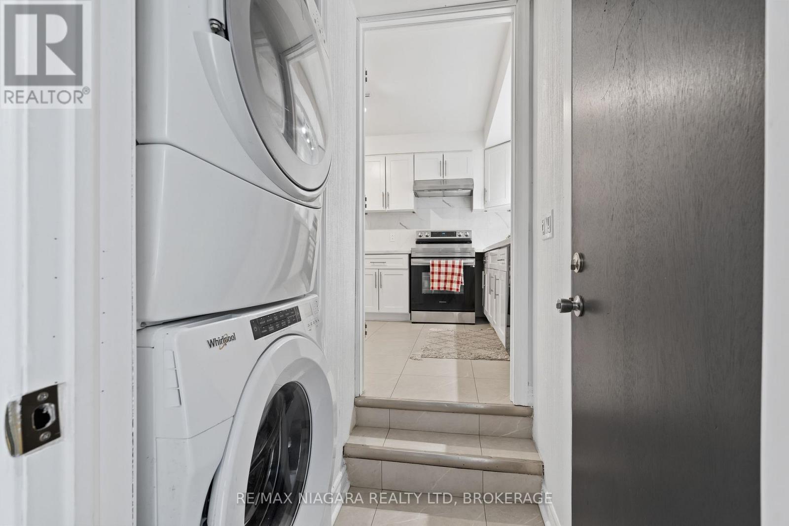 4 Tanner Circle, St. Catharines (Lakeshore), Ontario  L2N 3M9 - Photo 17 - X12900142