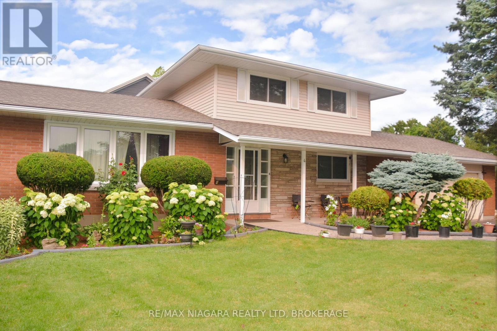 4 Tanner Circle, St. Catharines (Lakeshore), Ontario  L2N 3M9 - Photo 2 - X12900142