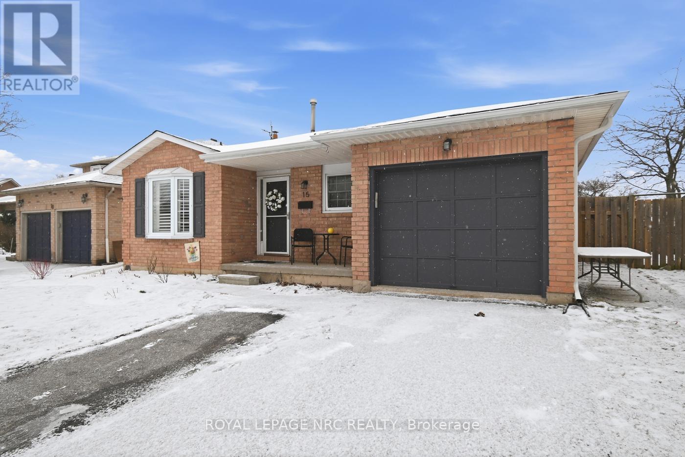 15 Hickory Court, Welland, Ontario  L3C 6S9 - Photo 1 - X12900148