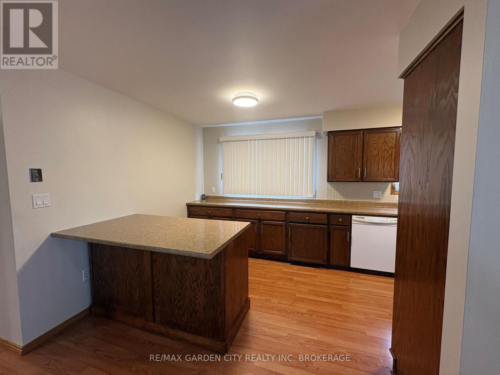 6141 Wildrose Crescent, Niagara Falls (Oldfield), Ontario  L2G 7T3 - Photo 16 - X12900156