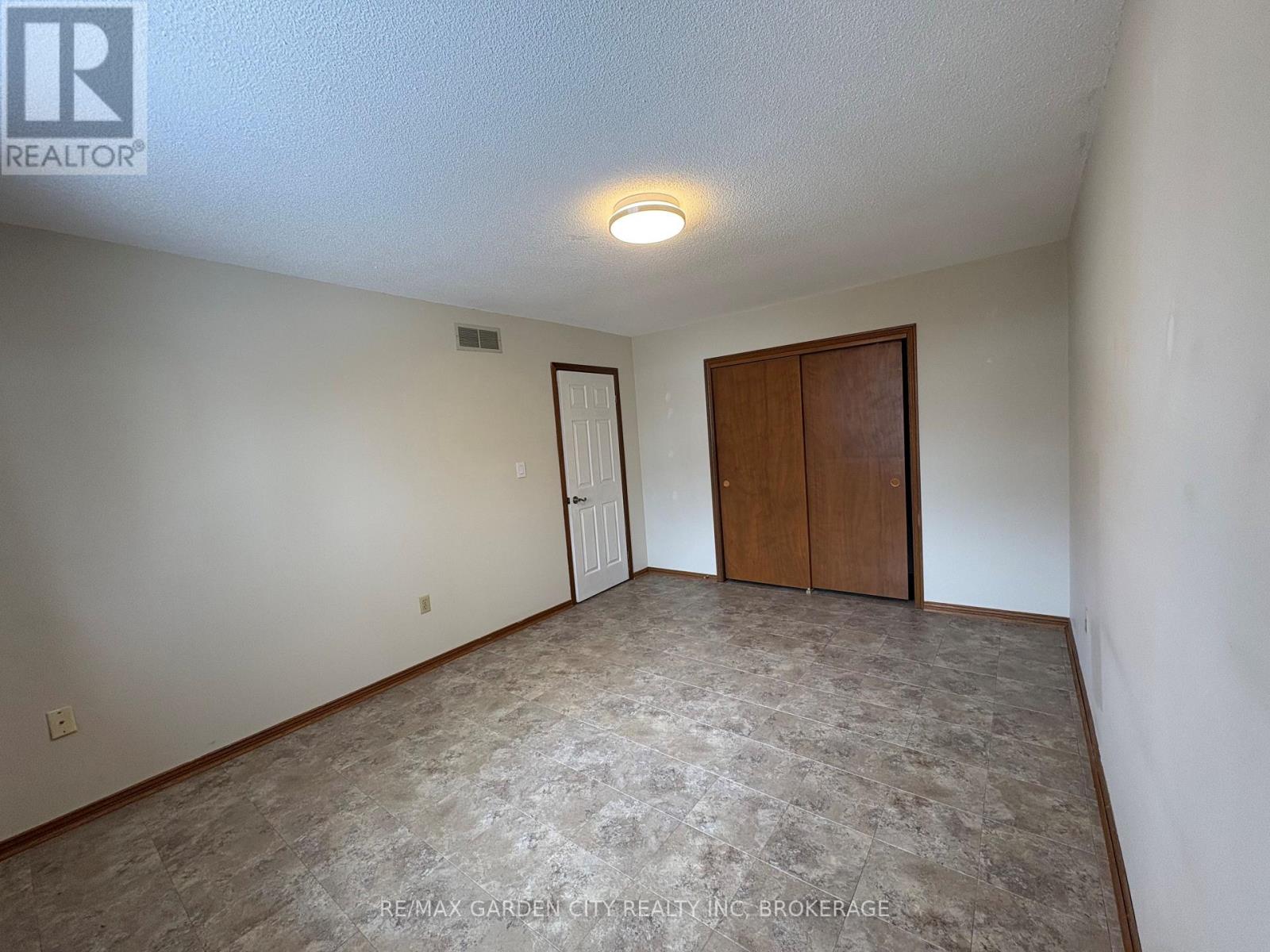 6141 Wildrose Crescent, Niagara Falls (Oldfield), Ontario  L2G 7T3 - Photo 24 - X12900156