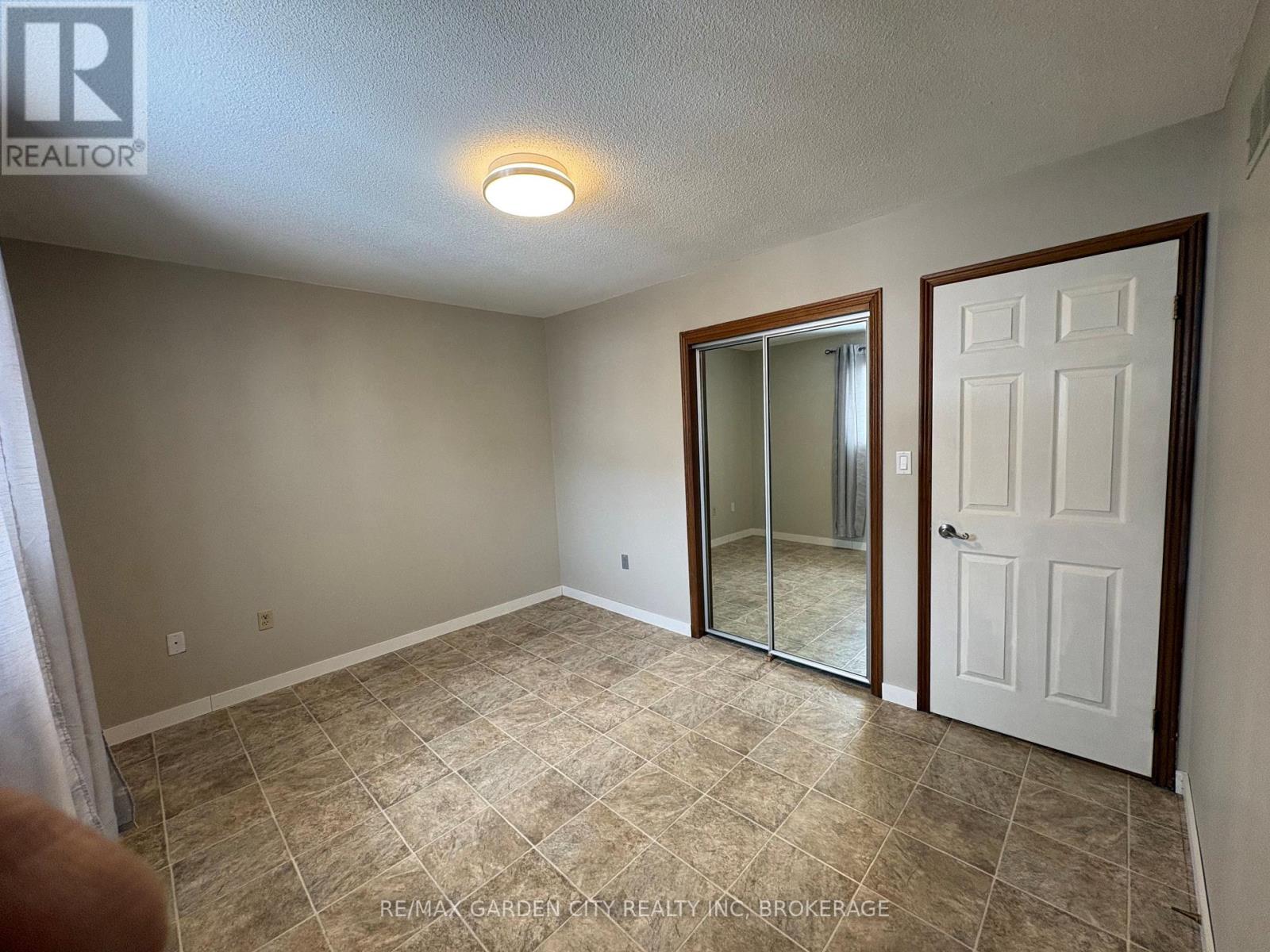 6141 Wildrose Crescent, Niagara Falls (Oldfield), Ontario  L2G 7T3 - Photo 27 - X12900156