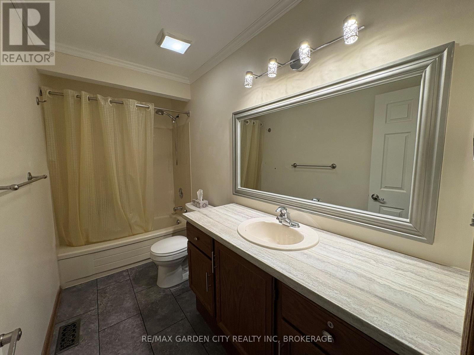 6141 Wildrose Crescent, Niagara Falls (Oldfield), Ontario  L2G 7T3 - Photo 29 - X12900156