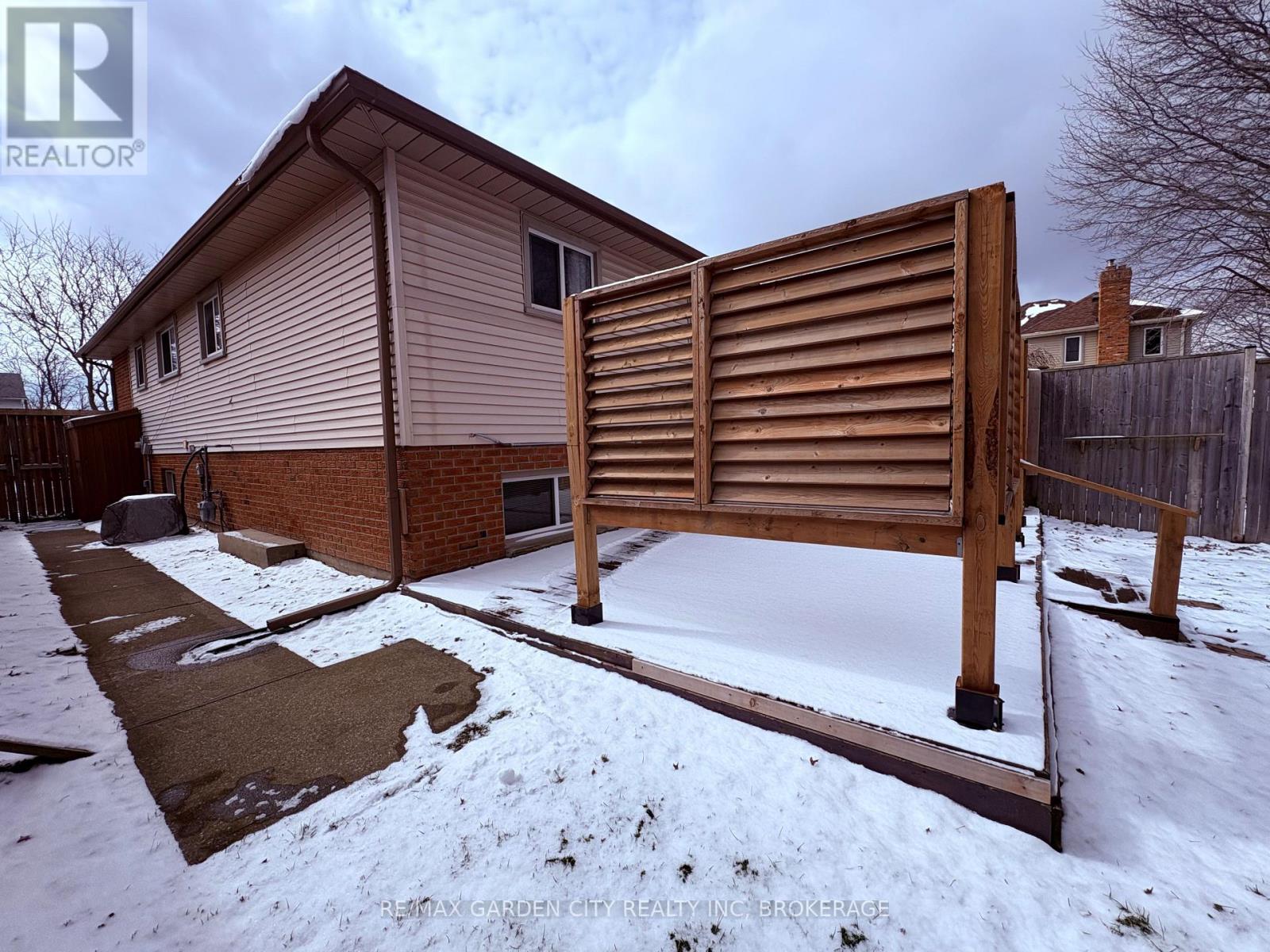 6141 Wildrose Crescent, Niagara Falls (Oldfield), Ontario  L2G 7T3 - Photo 3 - X12900156