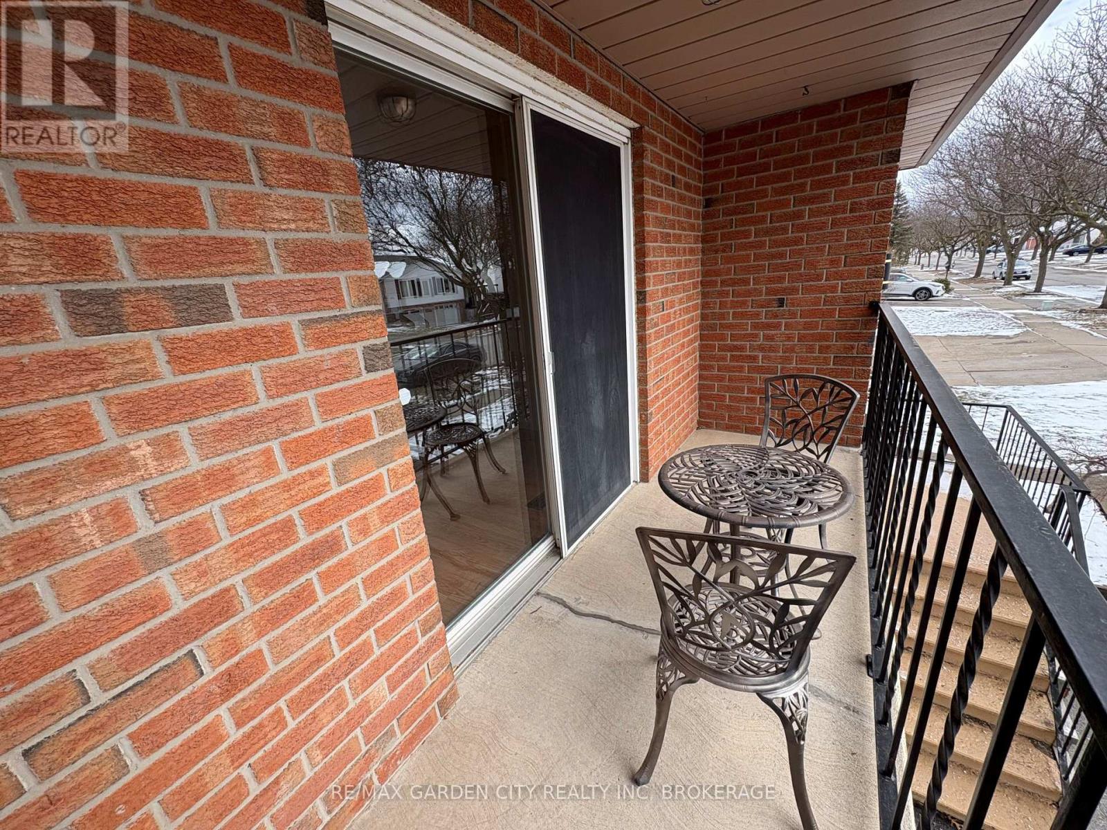 6141 Wildrose Crescent, Niagara Falls (Oldfield), Ontario  L2G 7T3 - Photo 4 - X12900156