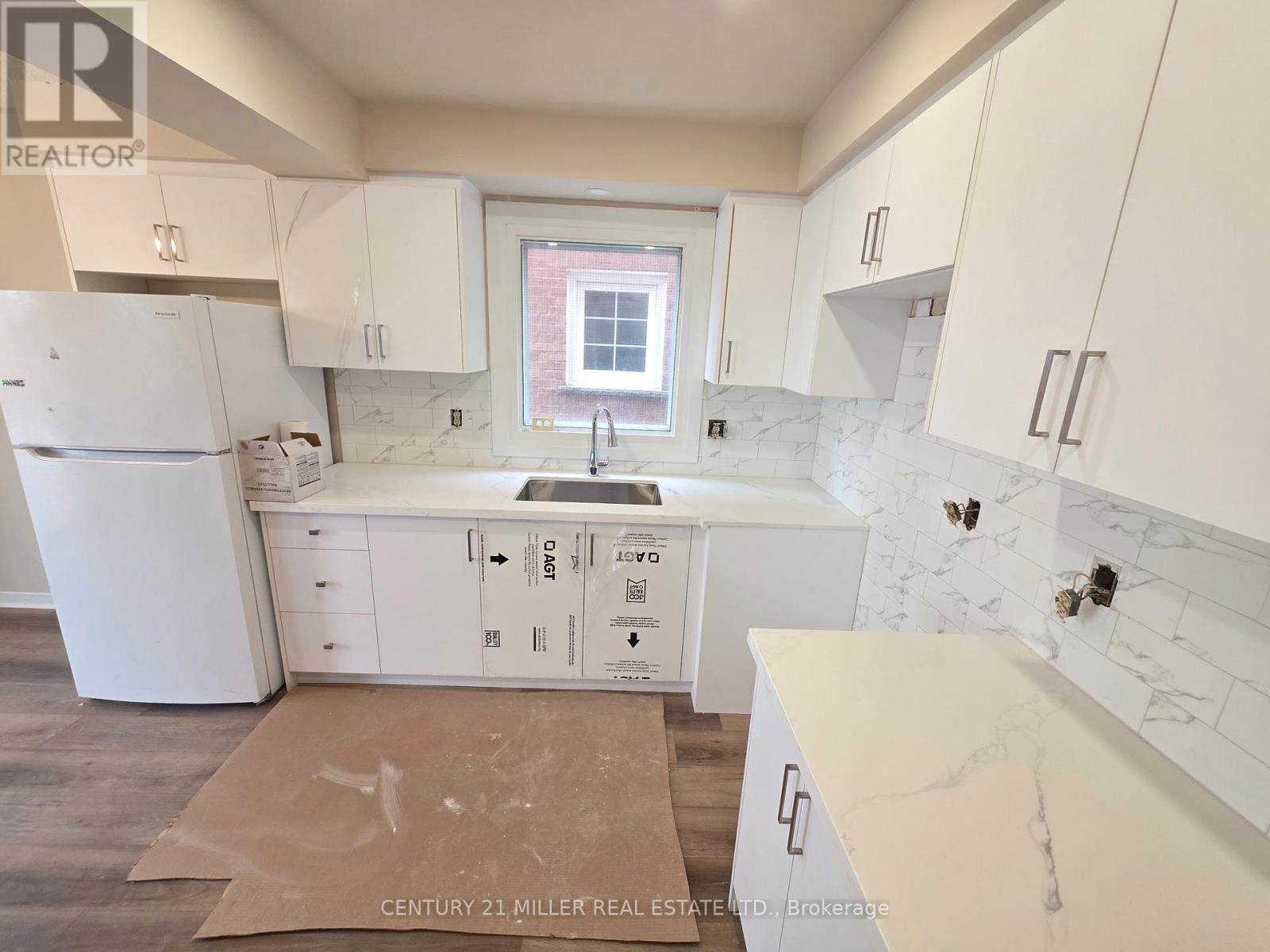 133 Creditstone Road, Brampton, Ontario  L6Y 4G3 - Photo 5 - W12614188