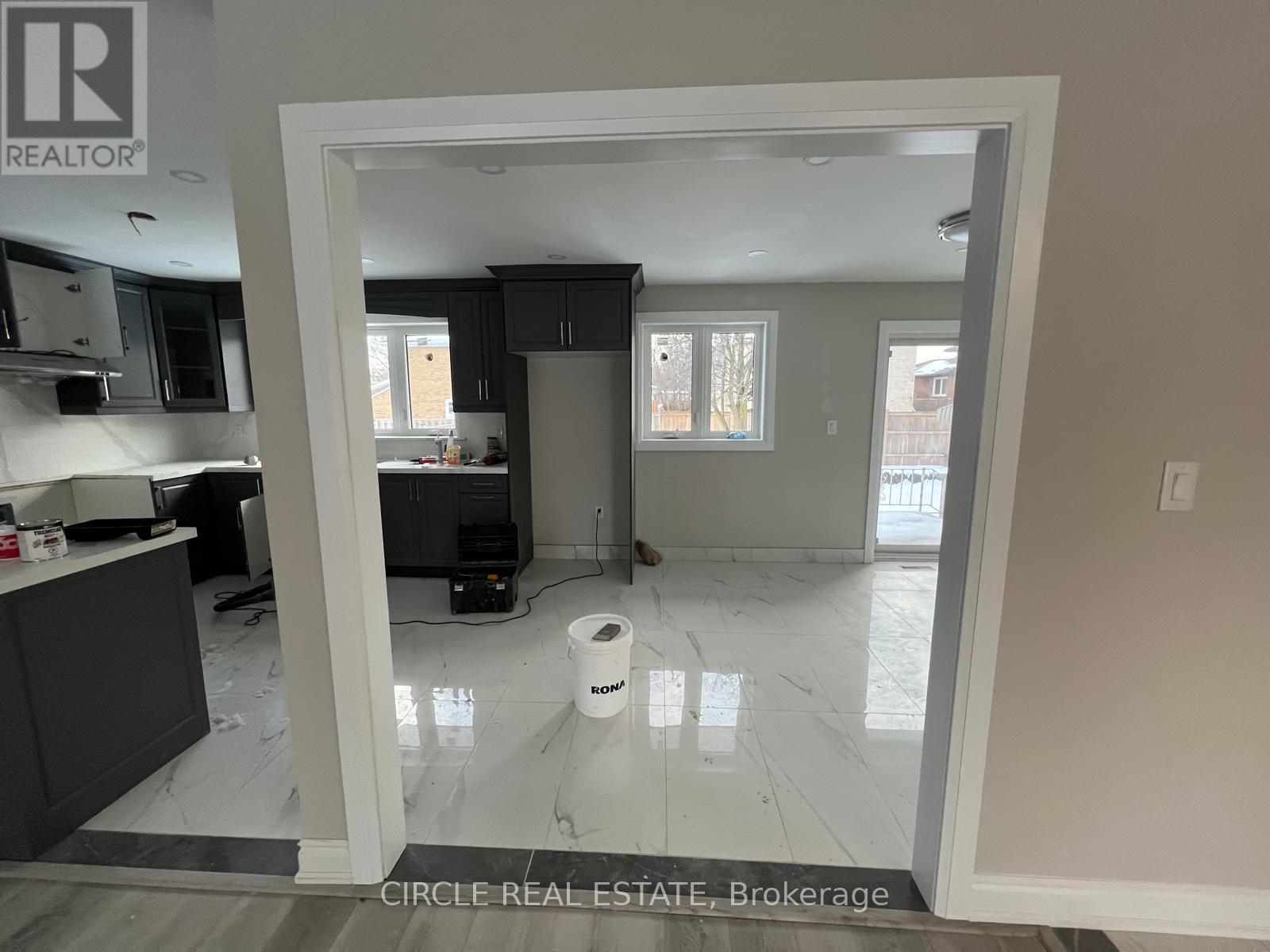 Level 01- 3bed 2.5 Bath - 3592 Swirlingleaves Crescent, Mississauga, Ontario  L4Y 3P8 - Photo 12 - W12899516