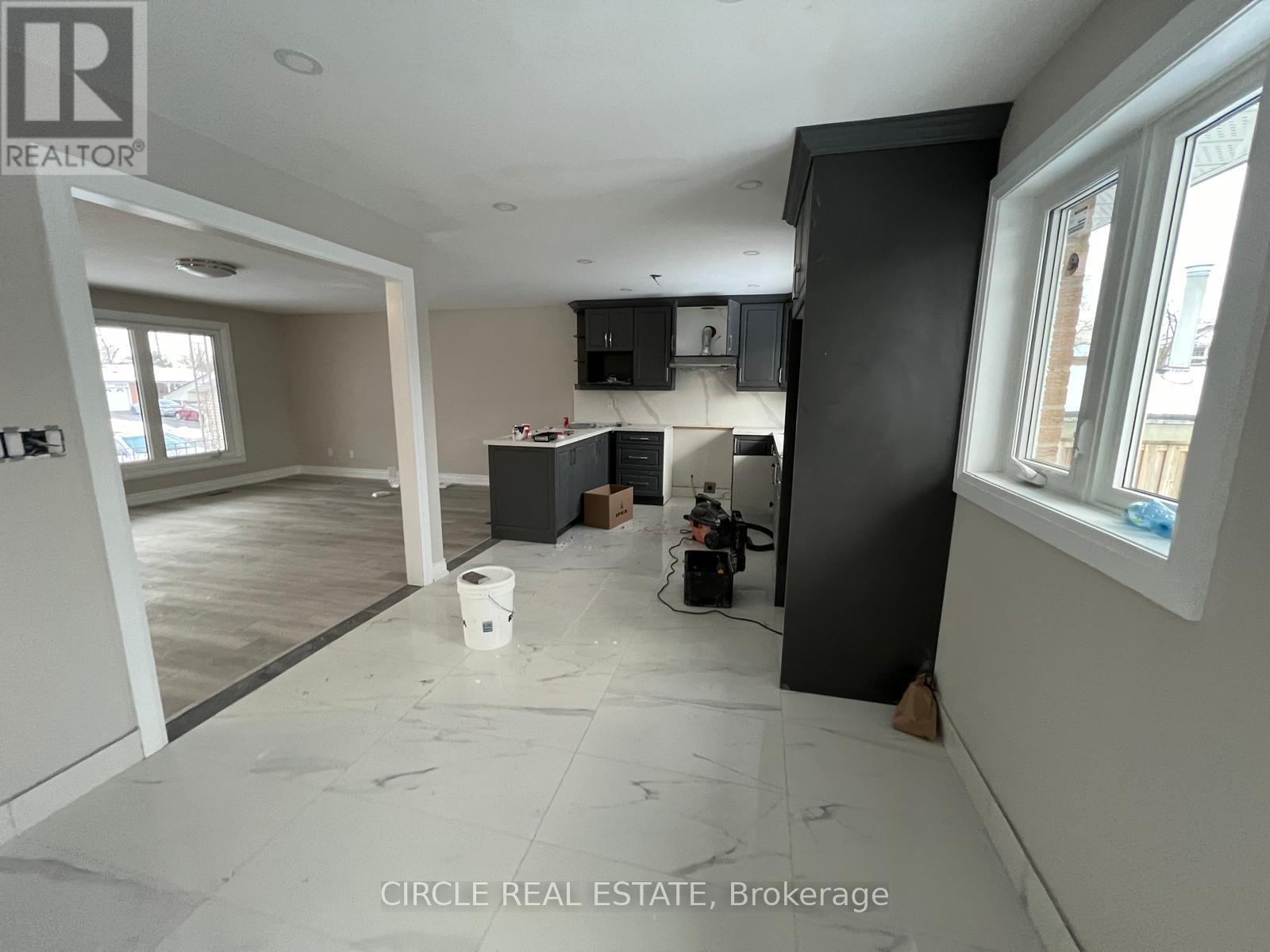 Level 01- 3bed 2.5 Bath - 3592 Swirlingleaves Crescent, Mississauga, Ontario  L4Y 3P8 - Photo 10 - W12899516