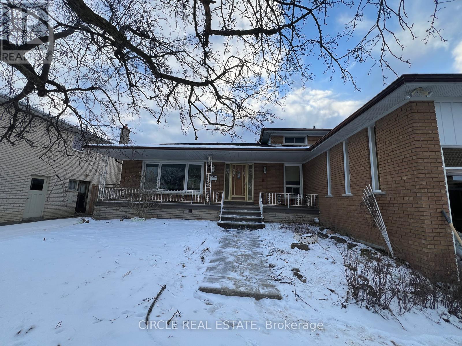 Level 01- 3bed 2.5 Bath - 3592 Swirlingleaves Crescent, Mississauga, Ontario  L4Y 3P8 - Photo 2 - W12899516