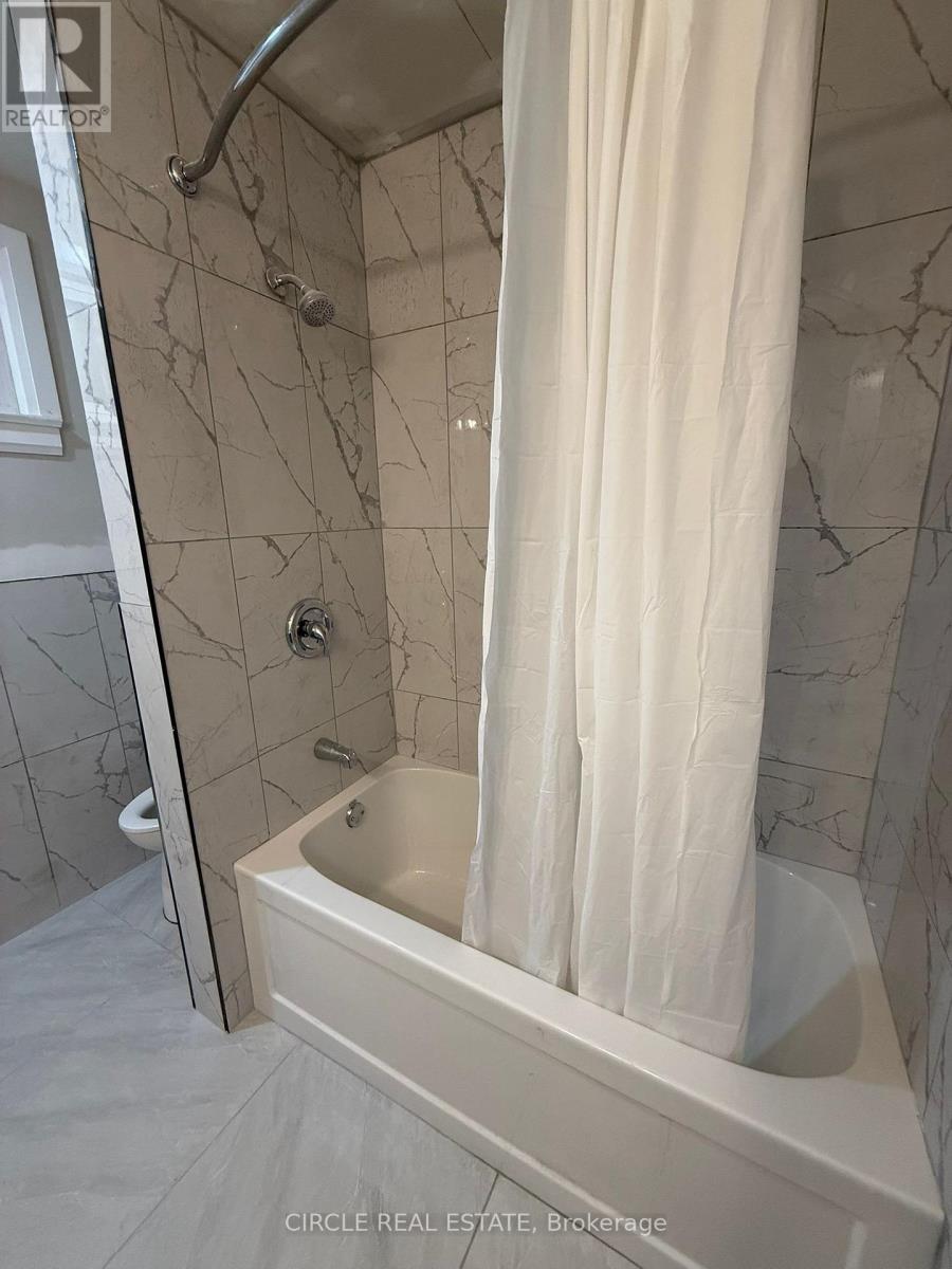 Level 01- 3bed 2.5 Bath - 3592 Swirlingleaves Crescent, Mississauga, Ontario  L4Y 3P8 - Photo 35 - W12899516