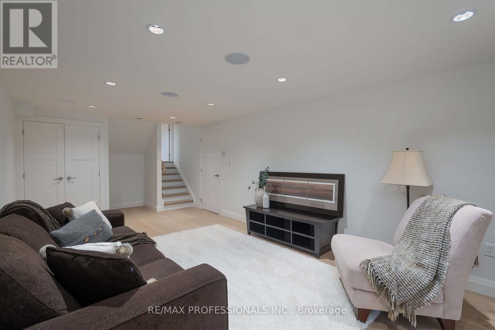 321 Wendy Lane, Oakville, Ontario  L6L 4P9 - Photo 32 - W12899956