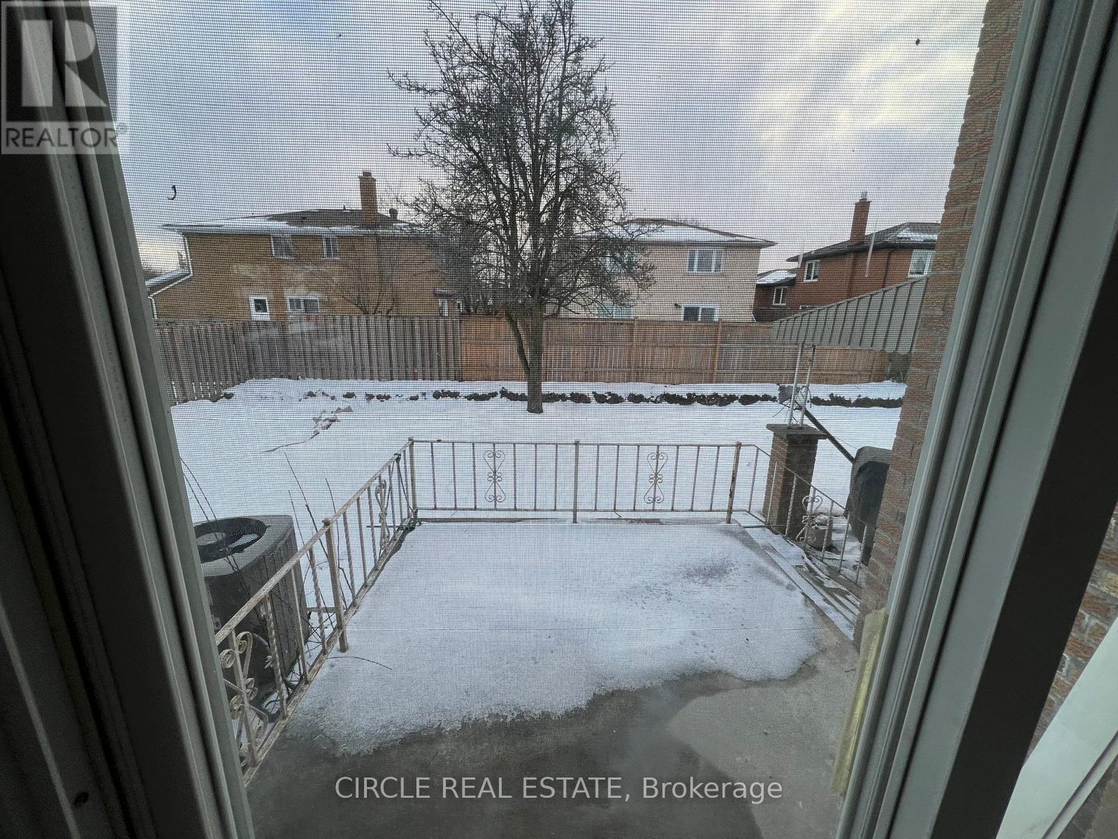 Level 01- 3bed 2.5 Bath - 3592 Swirlingleaves Crescent, Mississauga, Ontario  L4Y 3P8 - Photo 4 - W12899516