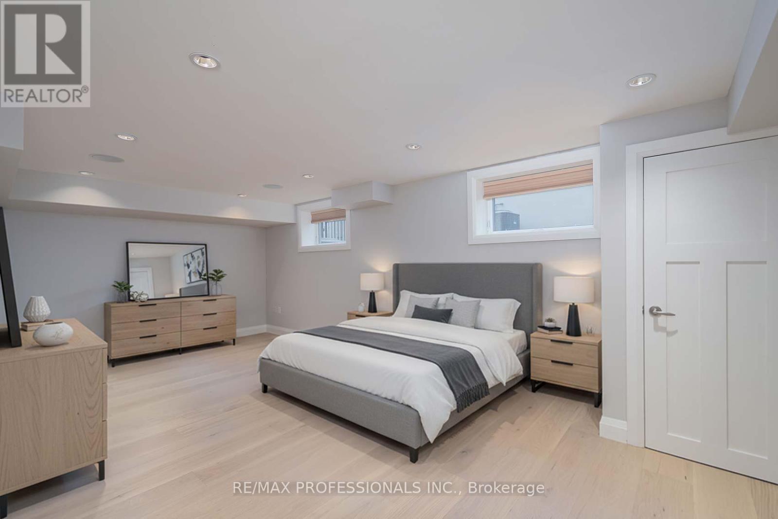 321 Wendy Lane, Oakville, Ontario  L6L 4P9 - Photo 34 - W12899956