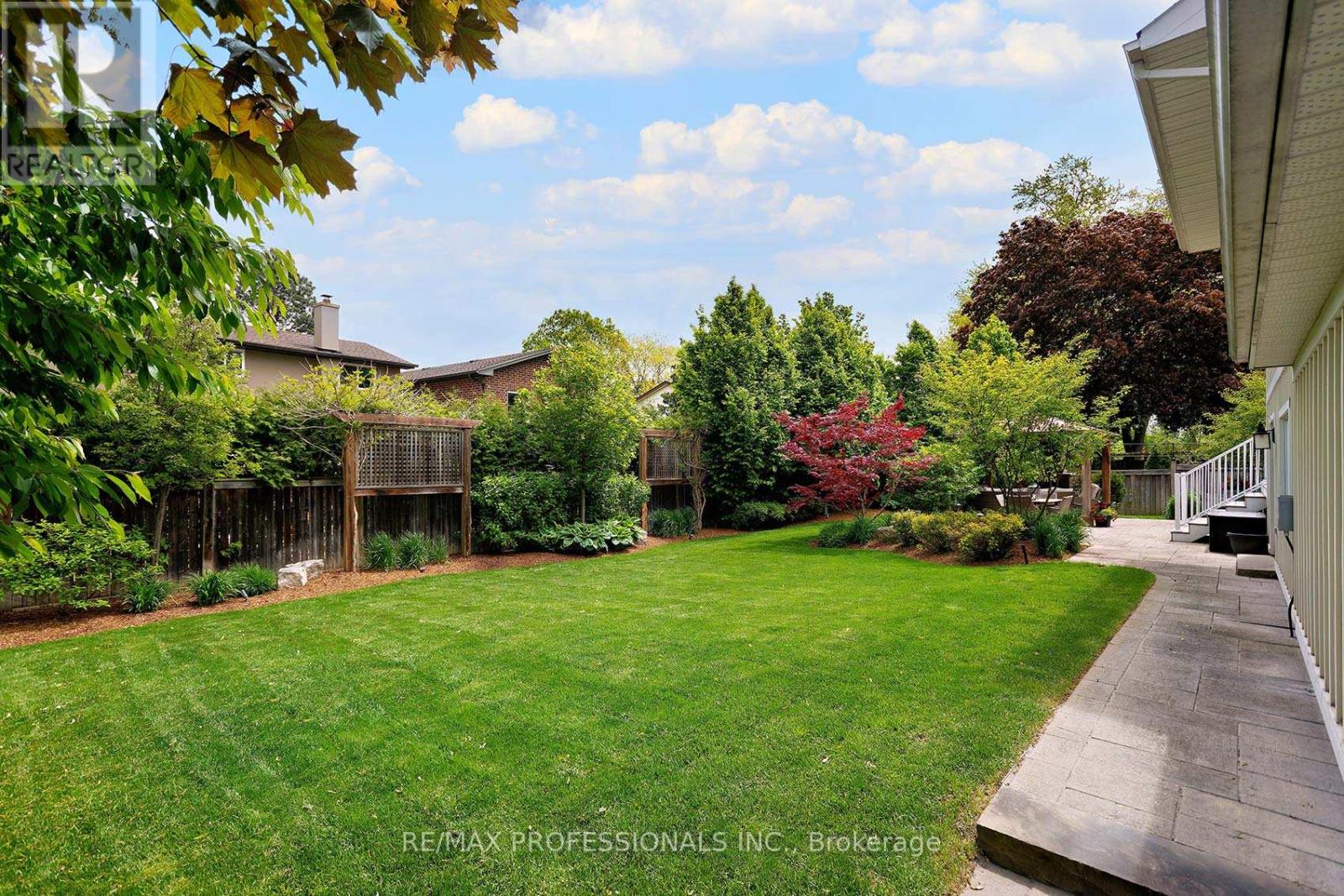 321 Wendy Lane, Oakville, Ontario  L6L 4P9 - Photo 38 - W12899956