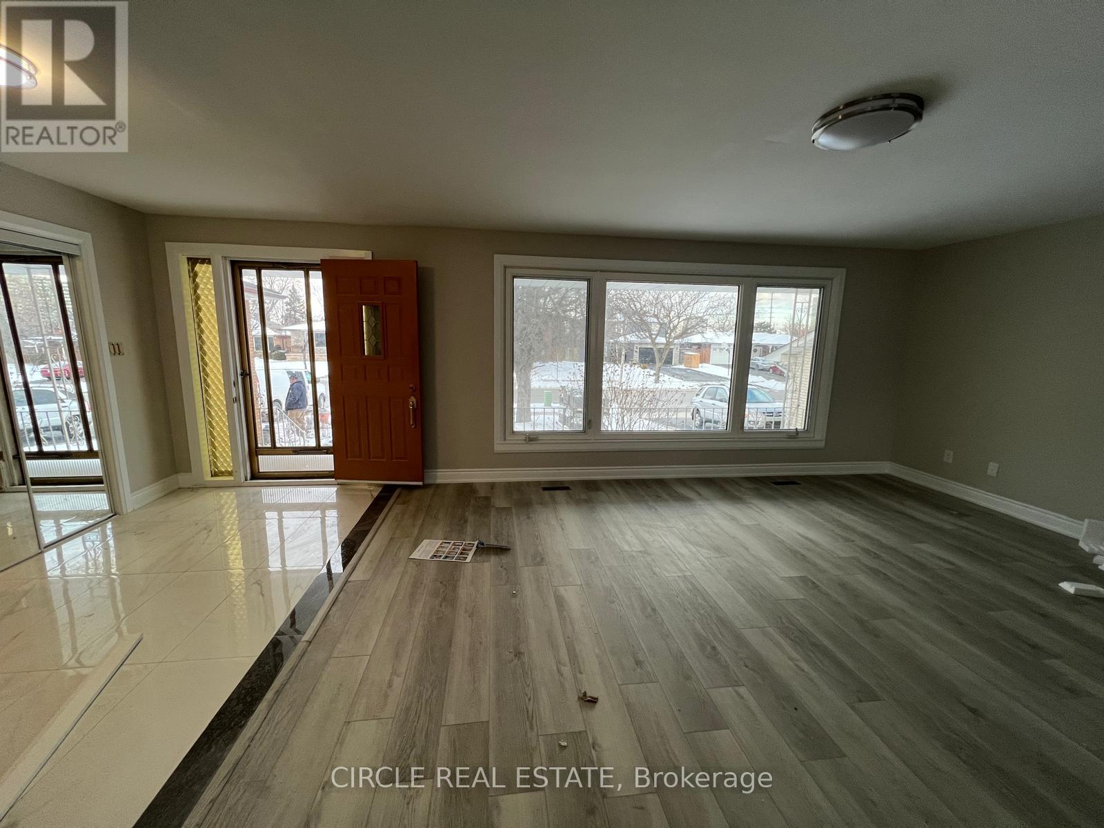 Level 01- 3bed 2.5 Bath - 3592 Swirlingleaves Crescent, Mississauga, Ontario  L4Y 3P8 - Photo 7 - W12899516