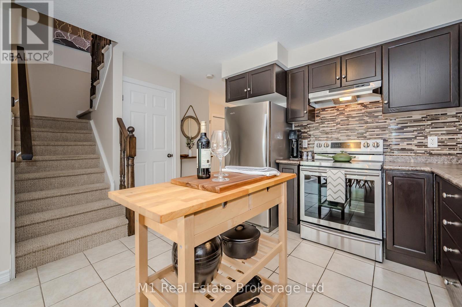 17 - 361 Arkell Road, Guelph (Pineridge/westminster Woods), Ontario  N1L 1E5 - Photo 12 - X12900272