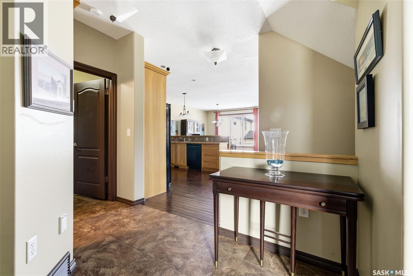 2451 Linner Bay, Regina, Saskatchewan  S4V 1K3 - Photo 3 - SK030780