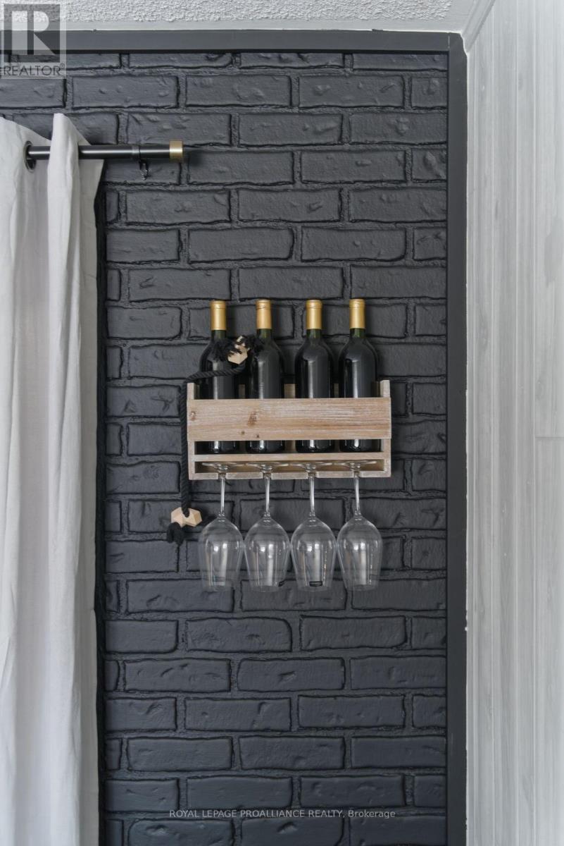 2292 Hamilton Road, Quinte West, Ontario  K8V 5P8 - Photo 11 - X12900254