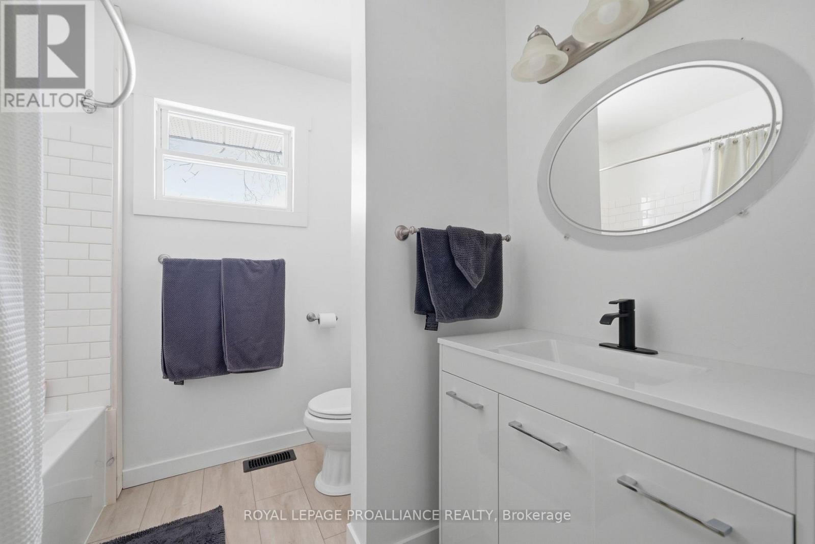 2292 Hamilton Road, Quinte West, Ontario  K8V 5P8 - Photo 28 - X12900254