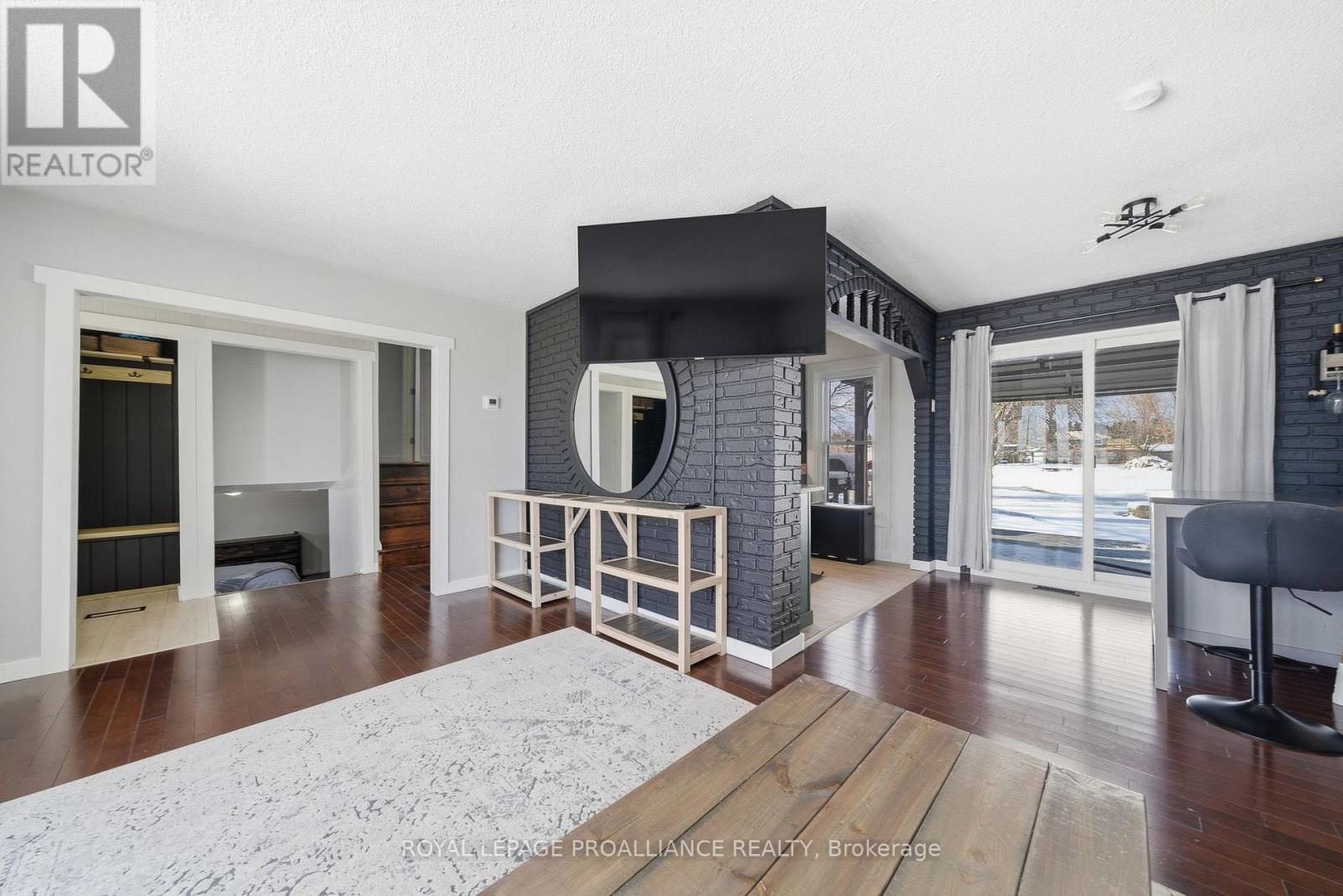 2292 Hamilton Road, Quinte West, Ontario  K8V 5P8 - Photo 9 - X12900254