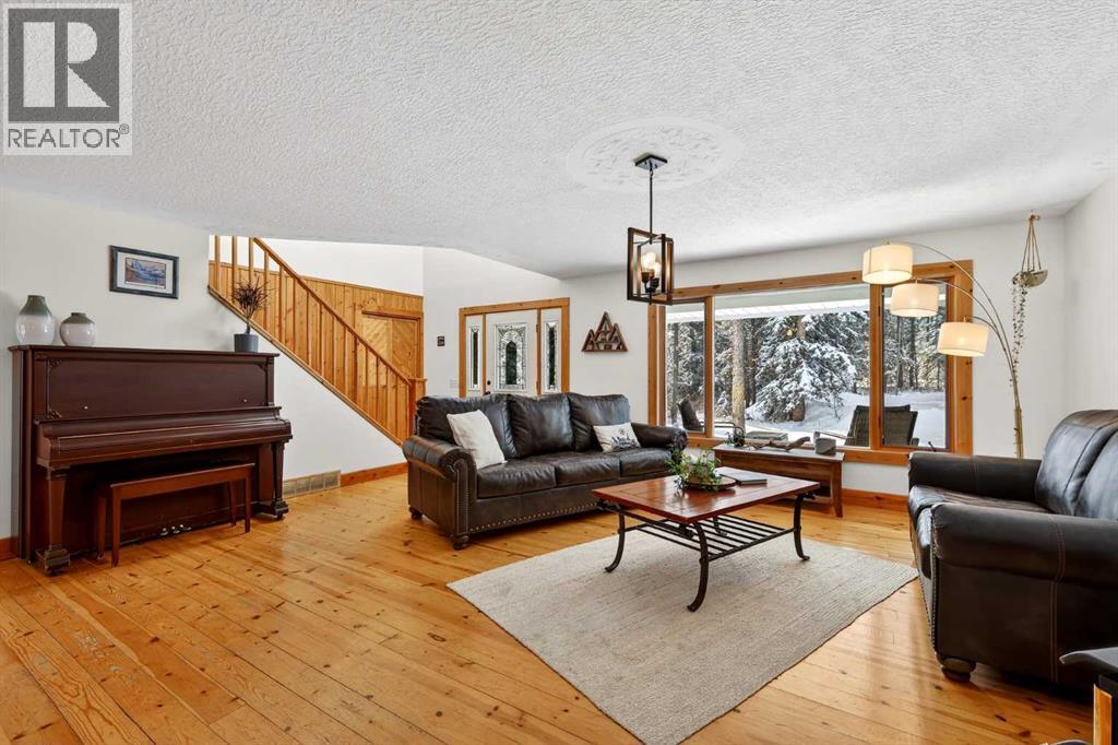 328 Wild Rose Close, Rural Rocky View County, Alberta  T3Z 3R3 - Photo 8 - A2287872