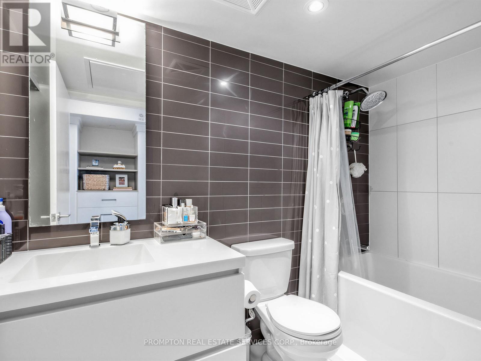 2102 - 85 Queens Wharf Road, Toronto, Ontario  M5V 0J9 - Photo 10 - C12900114