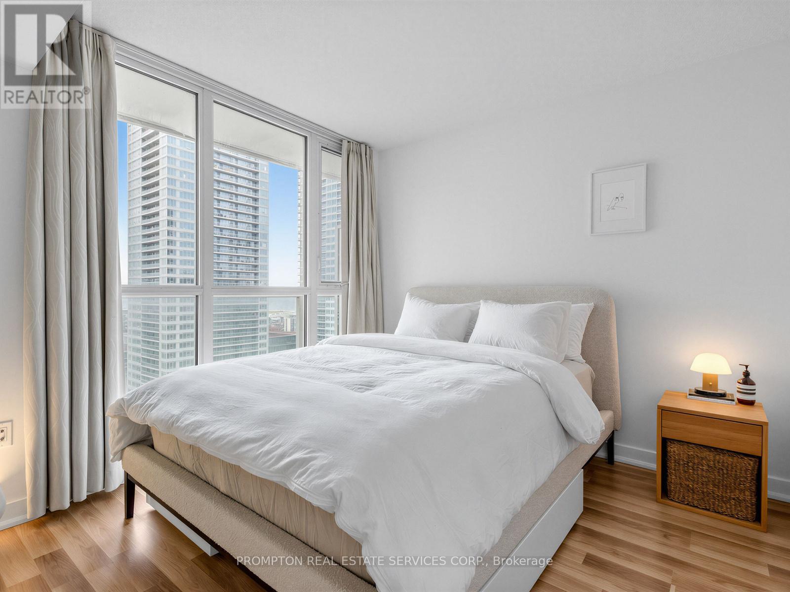 2102 - 85 Queens Wharf Road, Toronto, Ontario  M5V 0J9 - Photo 7 - C12900114