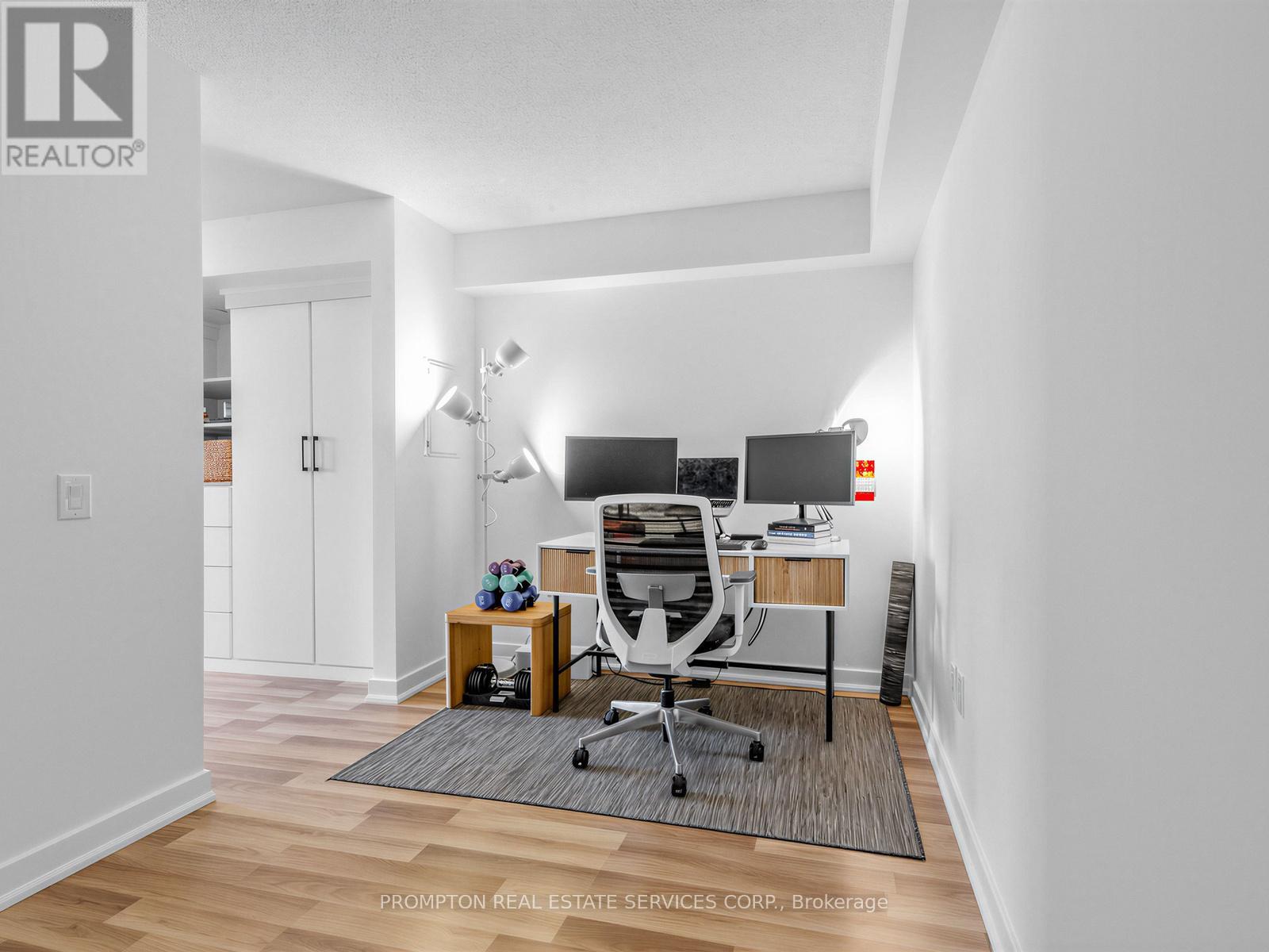 2102 - 85 Queens Wharf Road, Toronto, Ontario  M5V 0J9 - Photo 9 - C12900114