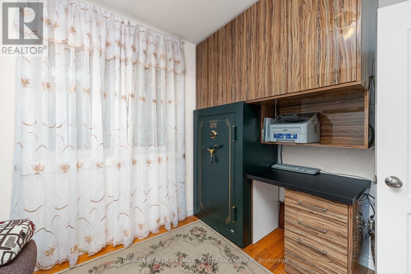 256 Codsell Avenue, Toronto, Ontario  M3H 3X1 - Photo 19 - C12900152