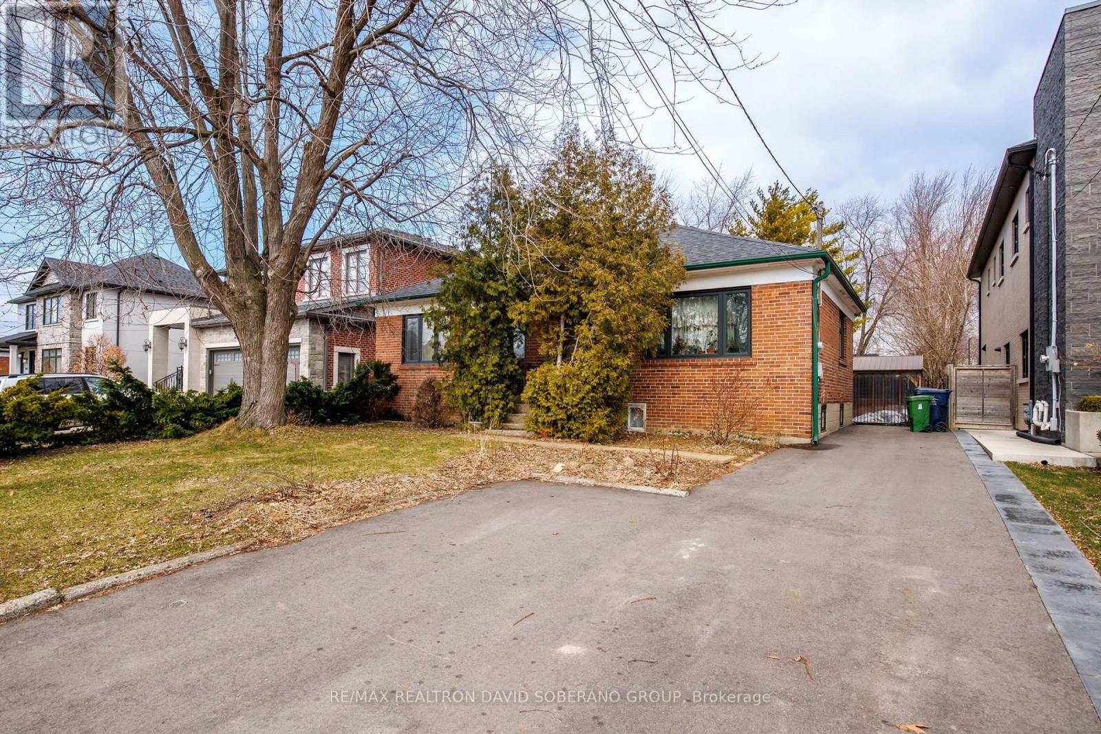 256 Codsell Avenue, Toronto, Ontario  M3H 3X1 - Photo 2 - C12900152