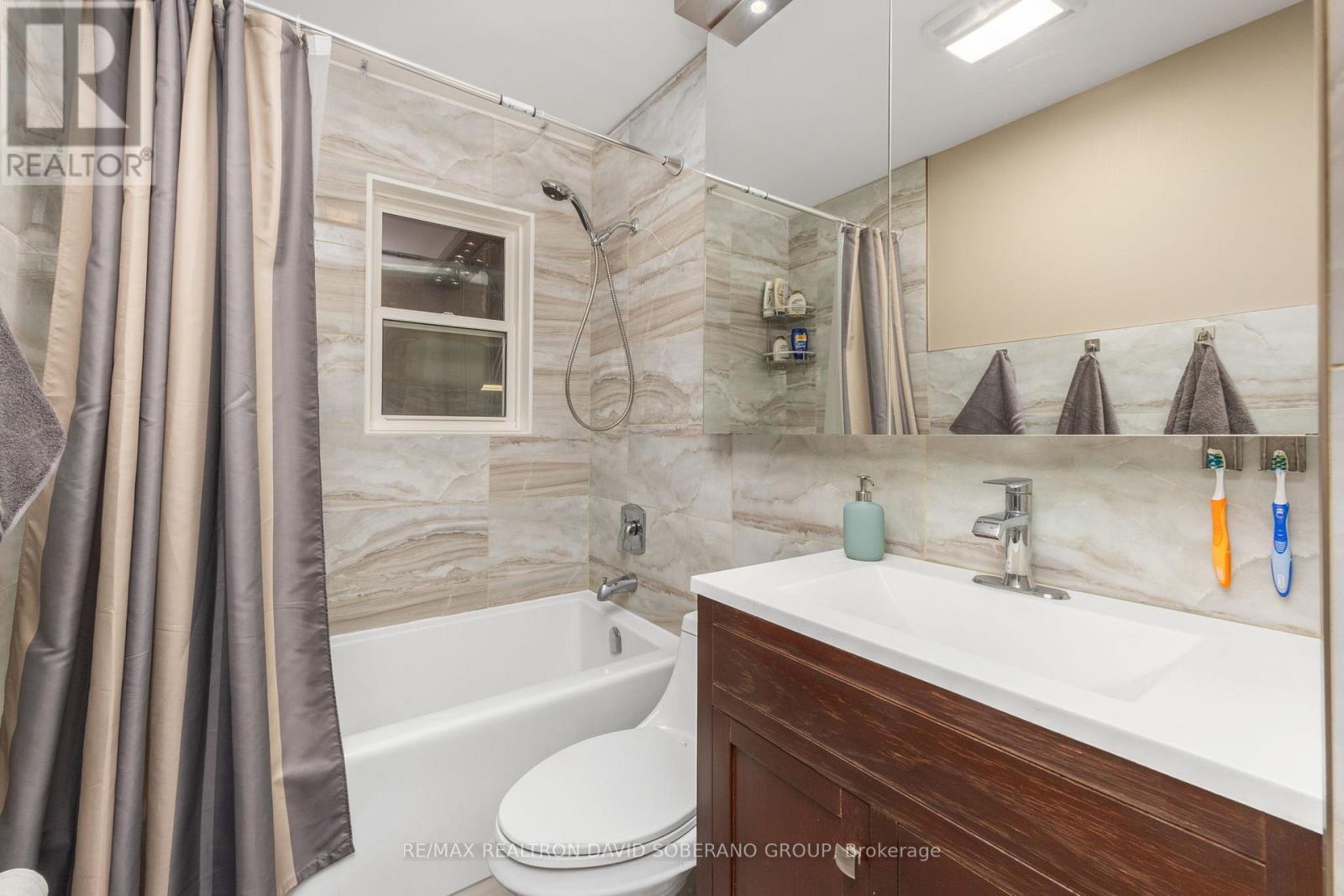 256 Codsell Avenue, Toronto, Ontario  M3H 3X1 - Photo 20 - C12900152