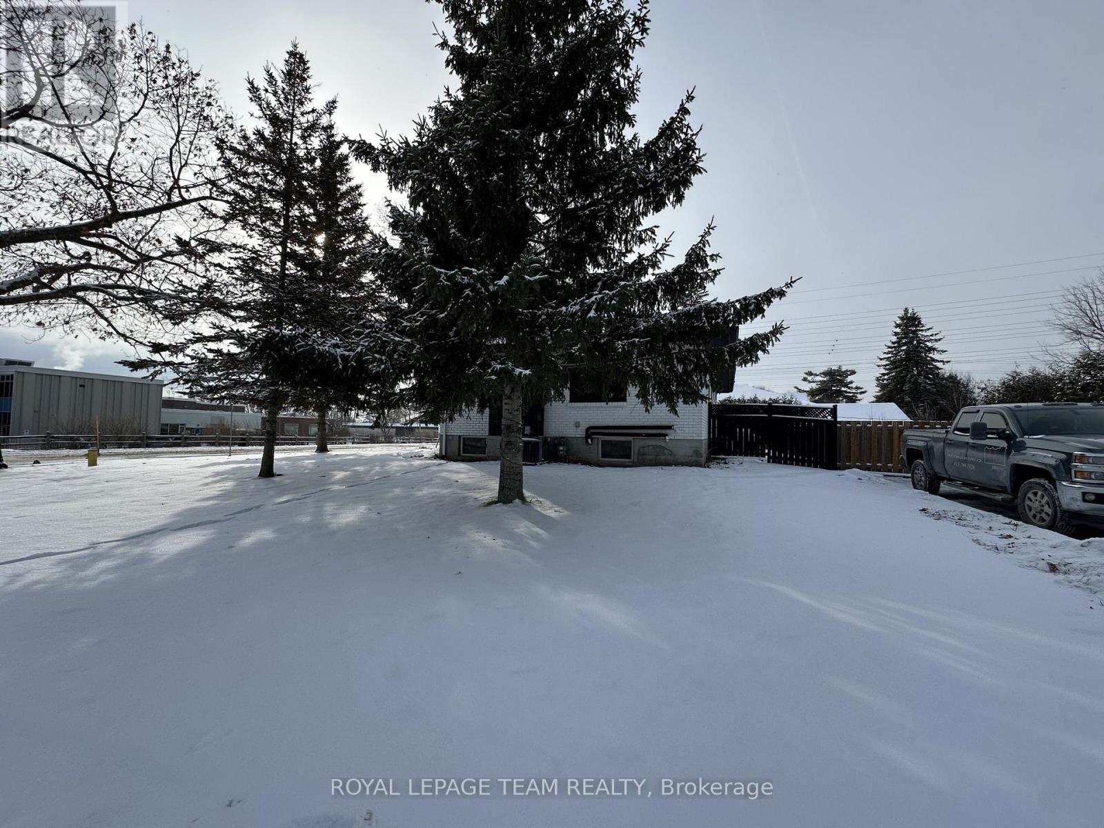 41 Fieldrow Street, Ottawa, Ontario  K2G 2Y6 - Photo 2 - X12900296