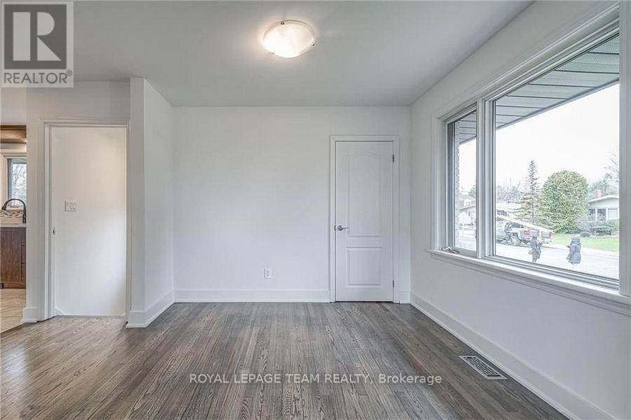 41 Fieldrow Street, Ottawa, Ontario  K2G 2Y6 - Photo 8 - X12900296