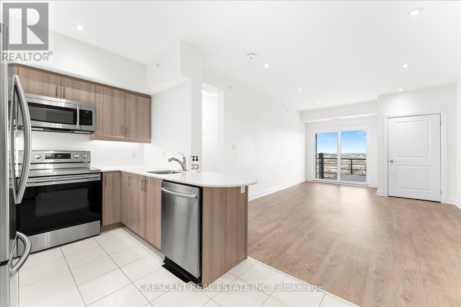 604 - 300 ESSA ROAD, Barrie, Ontario