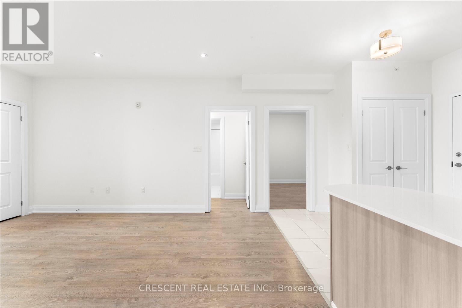 604 - 300 Essa Road, Barrie, Ontario  L9J 0B9 - Photo 7 - S12900174