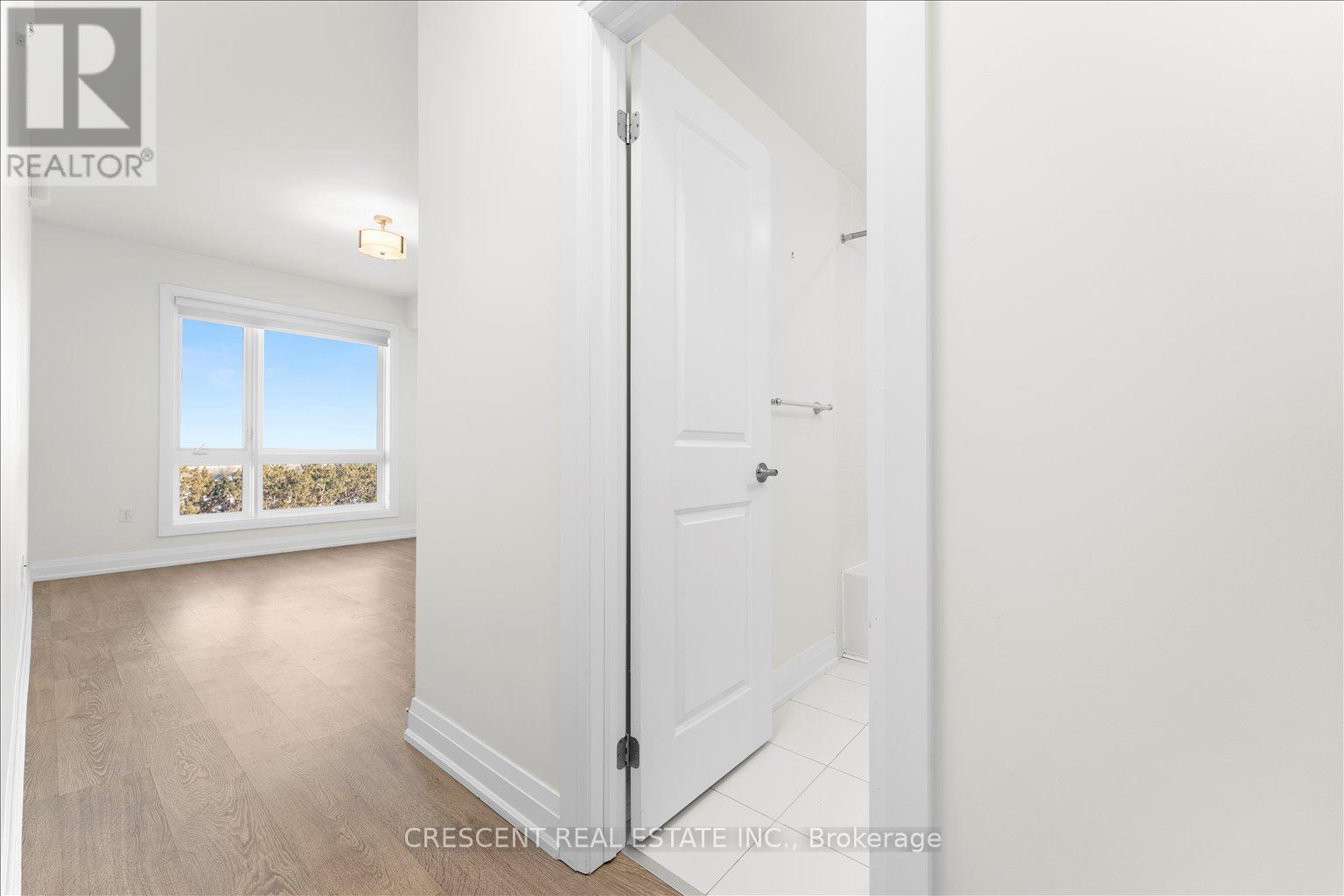 604 - 300 Essa Road, Barrie, Ontario  L9J 0B9 - Photo 8 - S12900174