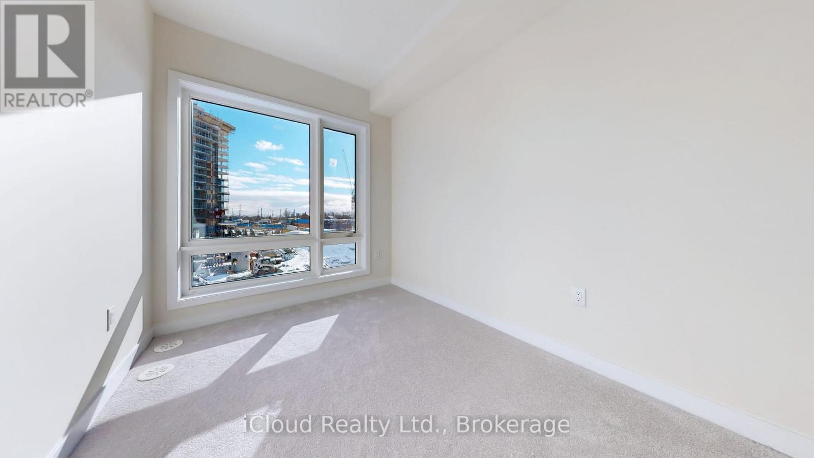 38 Dandara Gate, Vaughan, Ontario L4L 0M6 - Photo 4 - N12898864