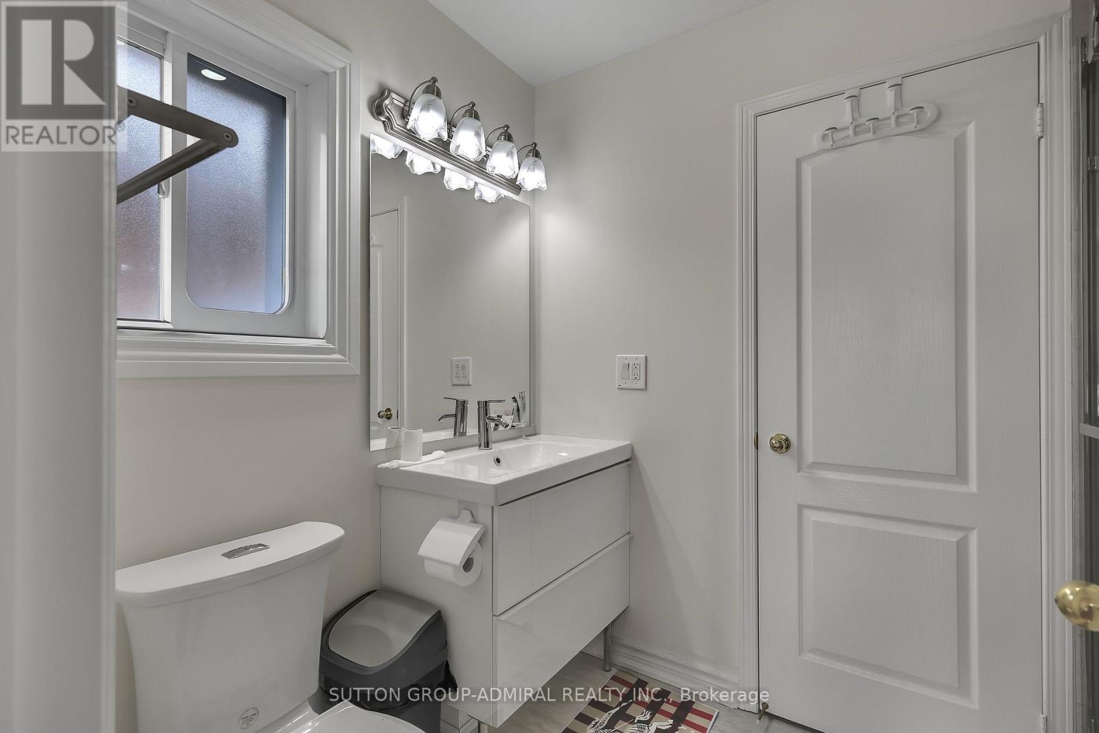 43 Newark Way, Brampton, Ontario  L7A 2W8 - Photo 11 - W12897438