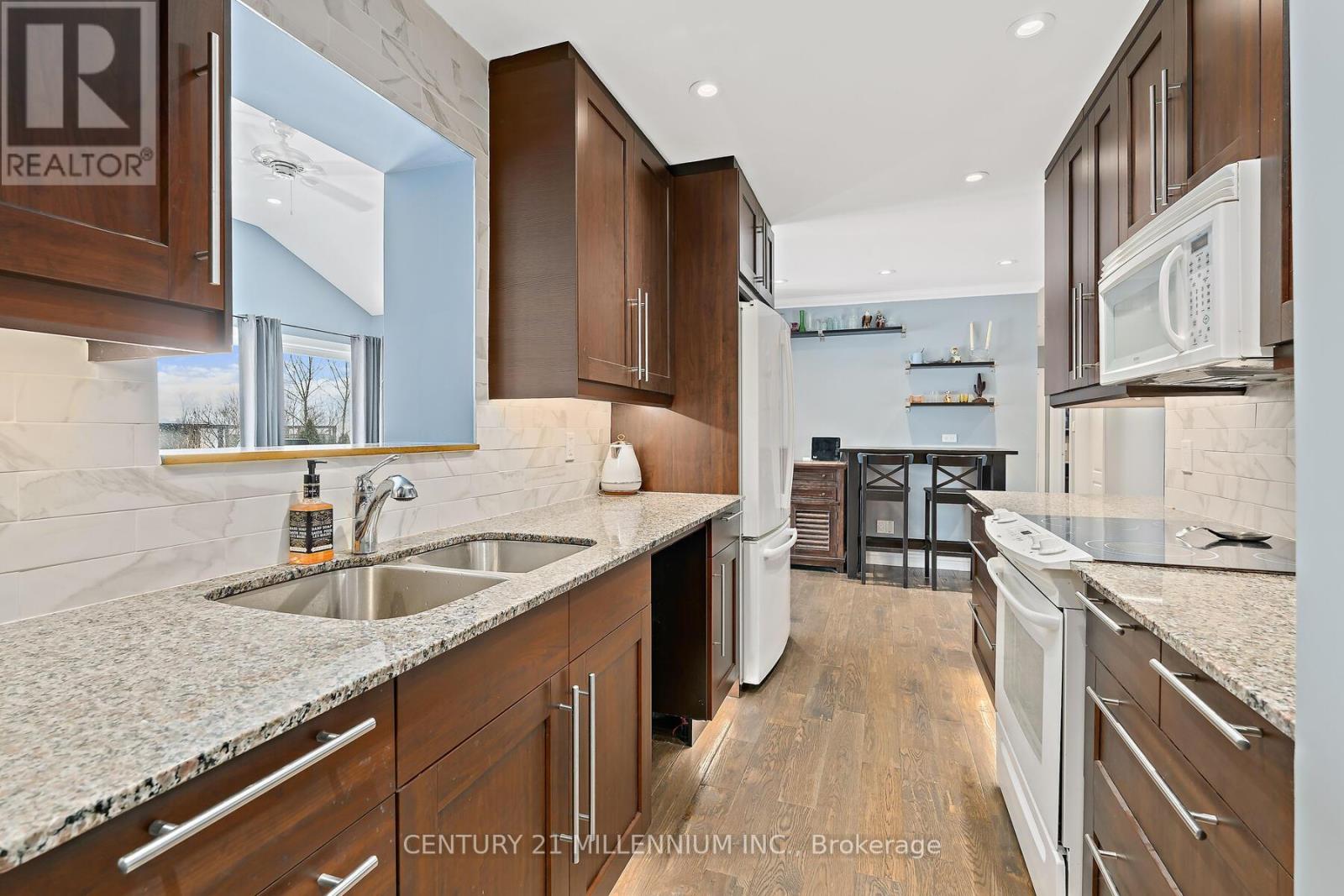 10875 Fifth Line, Halton Hills, Ontario  L7G 4S6 - Photo 18 - W12900108