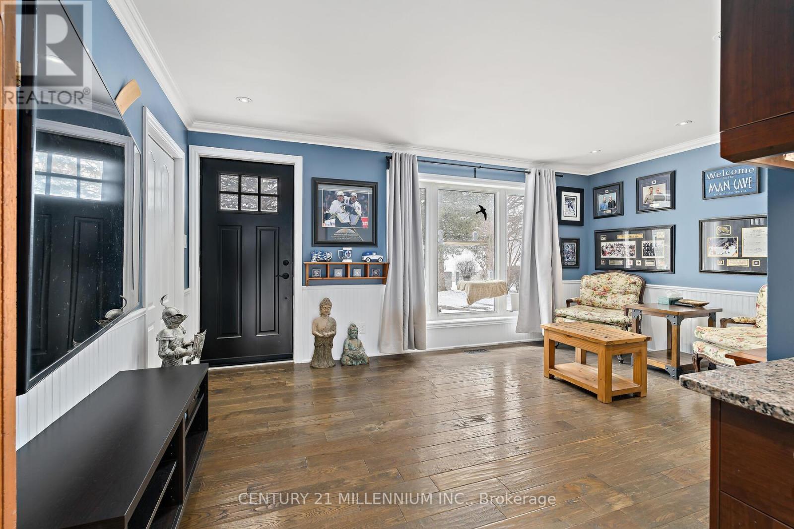 10875 Fifth Line, Halton Hills, Ontario  L7G 4S6 - Photo 6 - W12900108