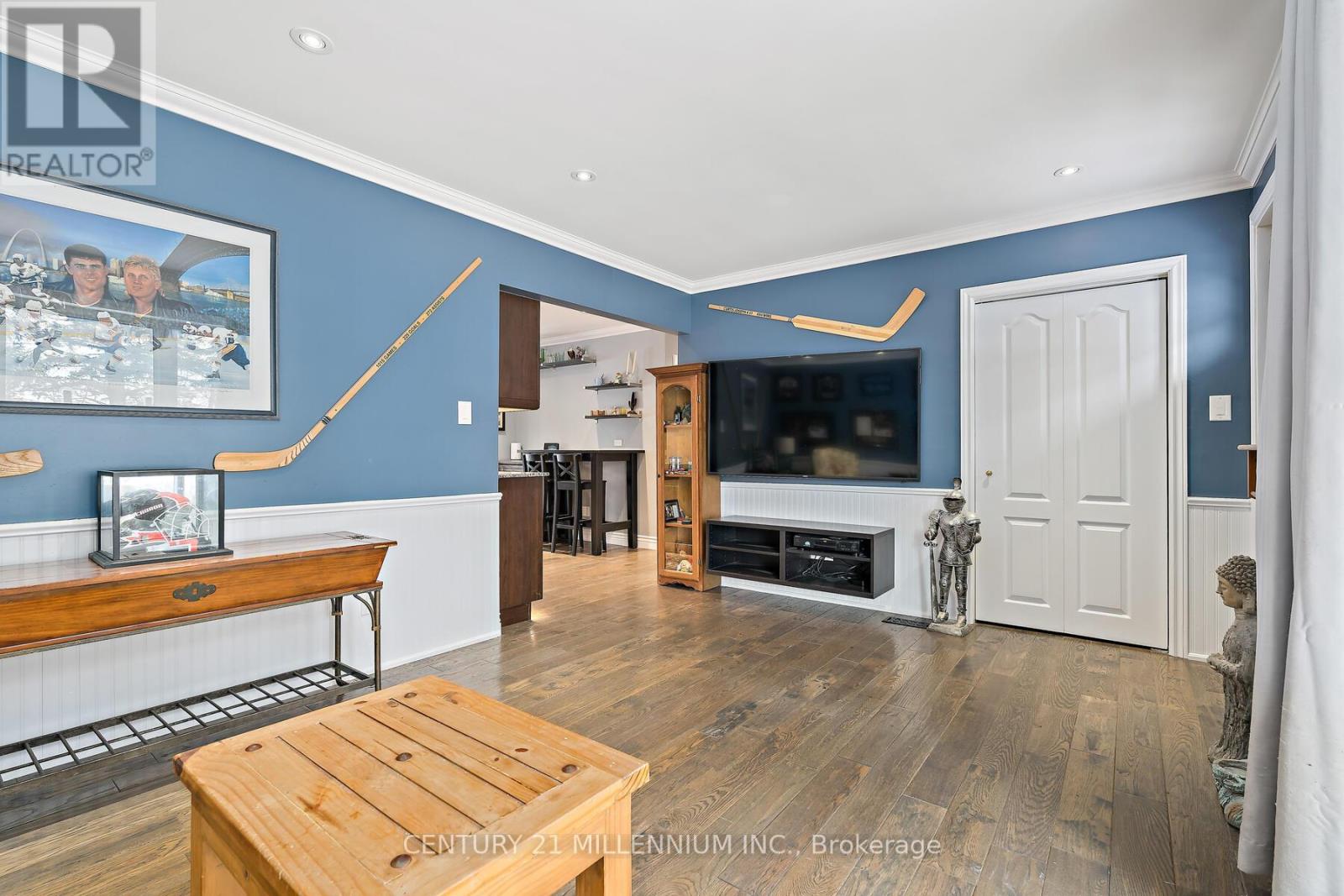 10875 Fifth Line, Halton Hills, Ontario  L7G 4S6 - Photo 8 - W12900108